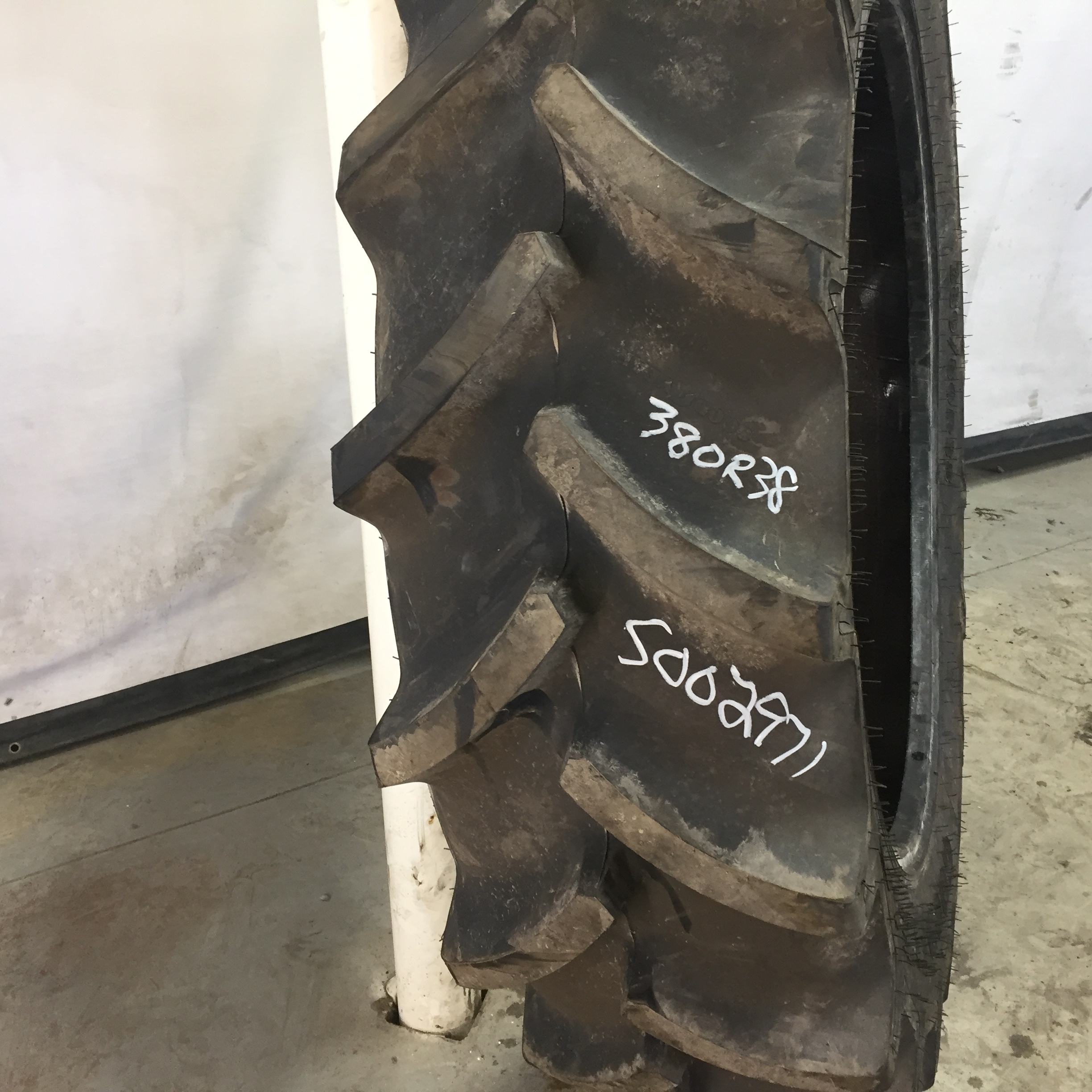 380/80R38 Goodyear Farm Optitrac R-1W Tire S002971