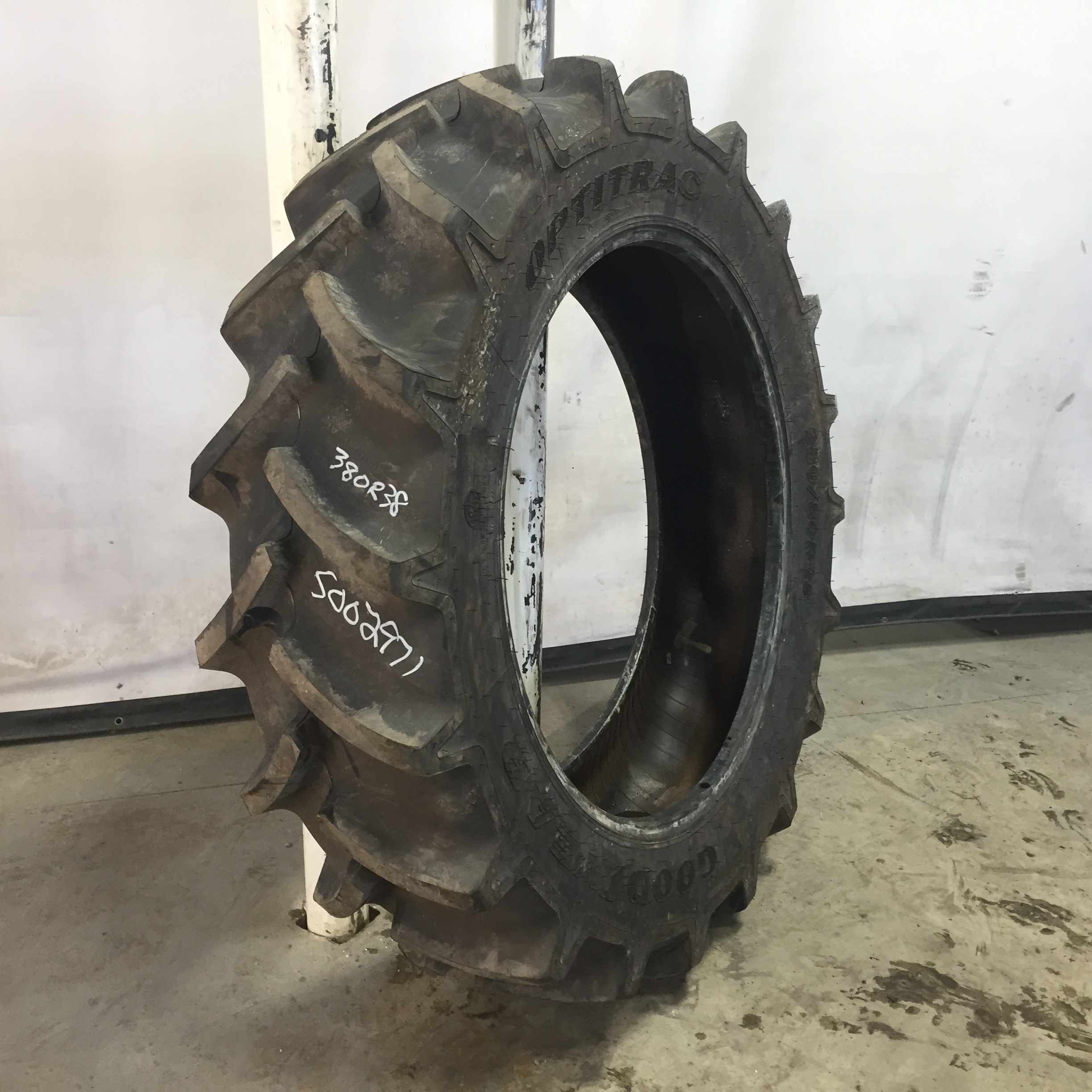 380/80R38 Goodyear Farm Optitrac R-1W Tire S002971