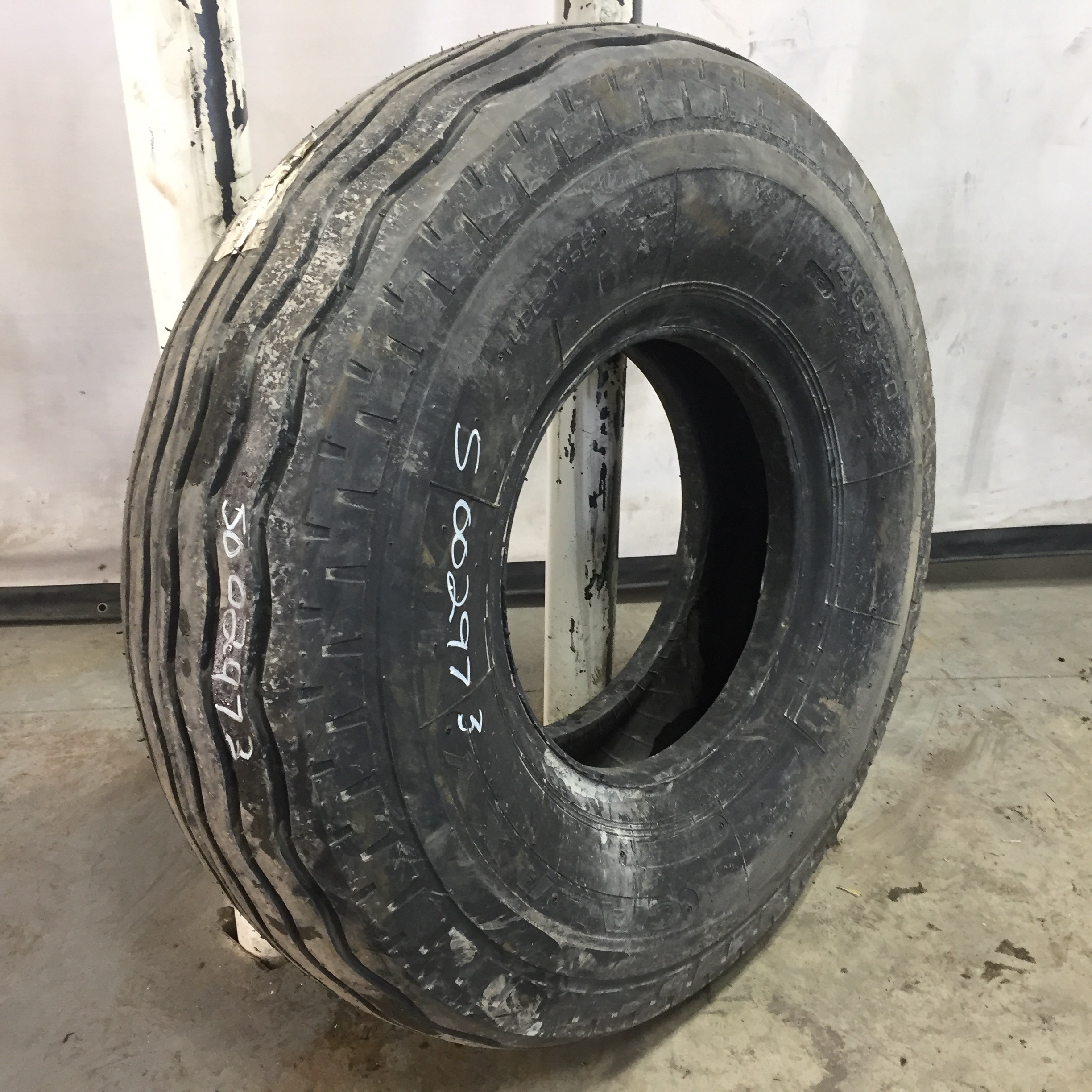 14.00/-20 Galaxy Sand Rib E-7 Tire S002973