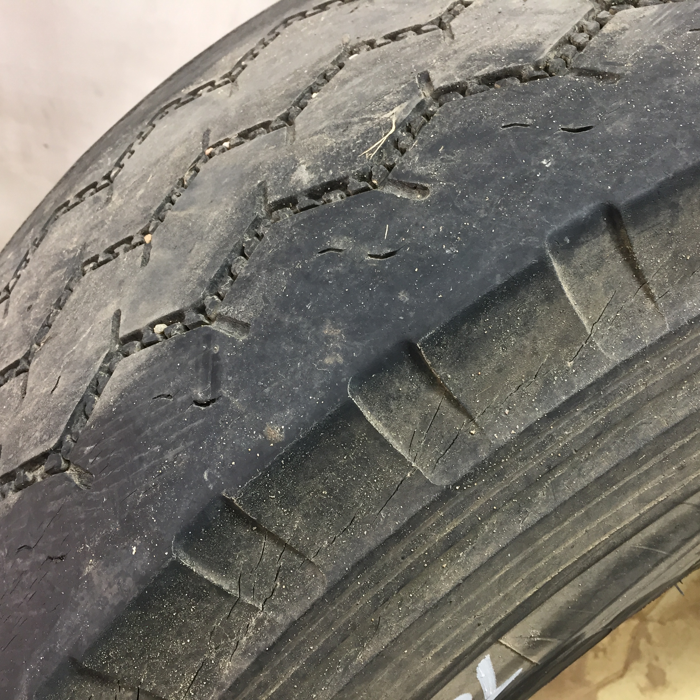 385/65R22.5 Bridgestone M844 Commercial Tire RT008277