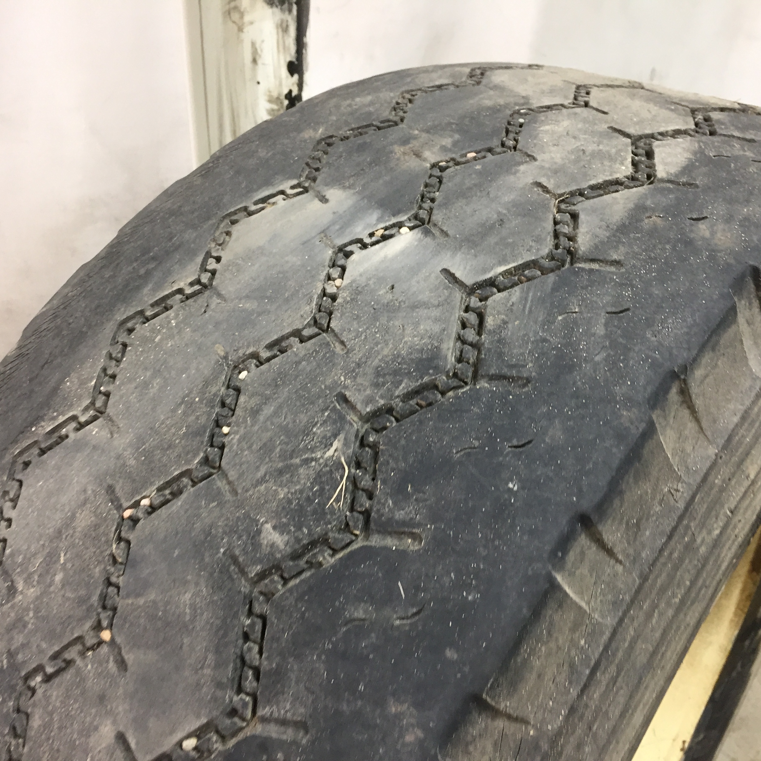 385/65R22.5 Bridgestone M844 Commercial Tire RT008277