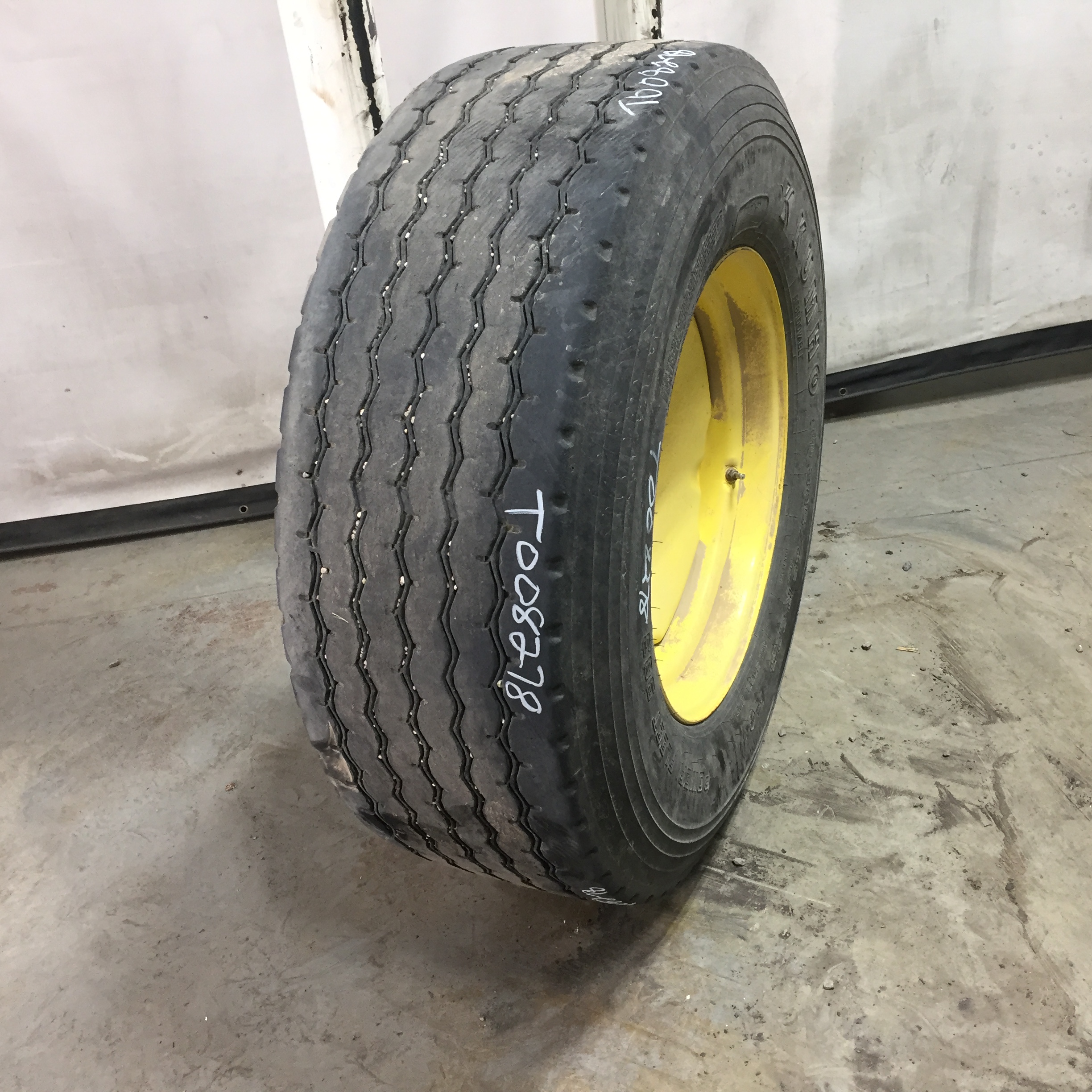 385/65R22.5 Kumho PF983 Tire-Wheel Assembly T008278