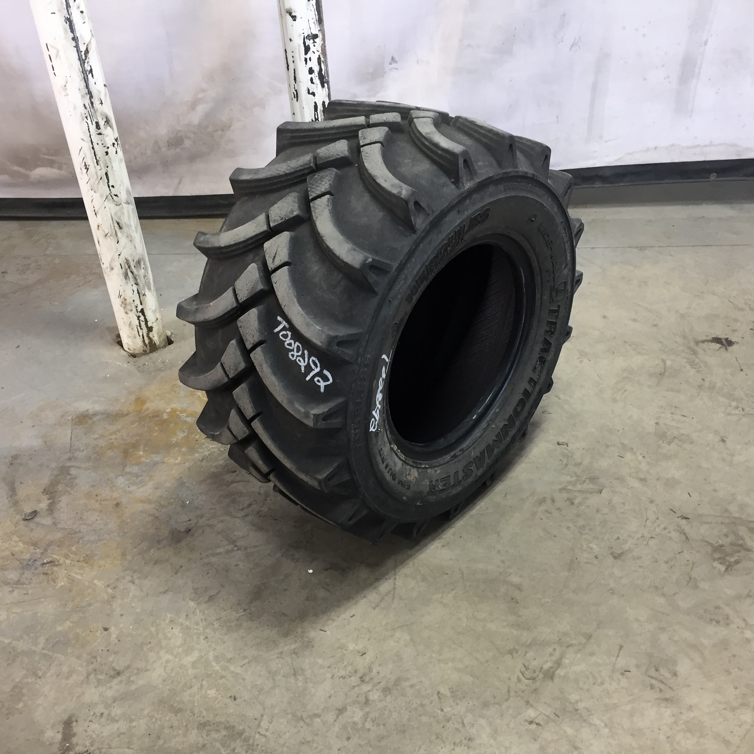 31/15.50-15 Hercules Traction Master I-3 Tire T008292
