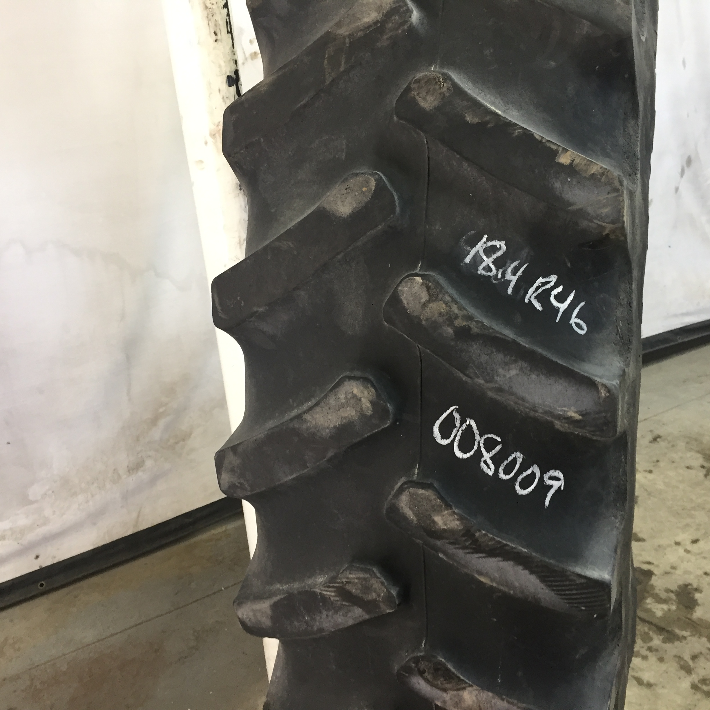 18.4/R46 Firestone Radial All Traction 23 R-1 Tire 008009