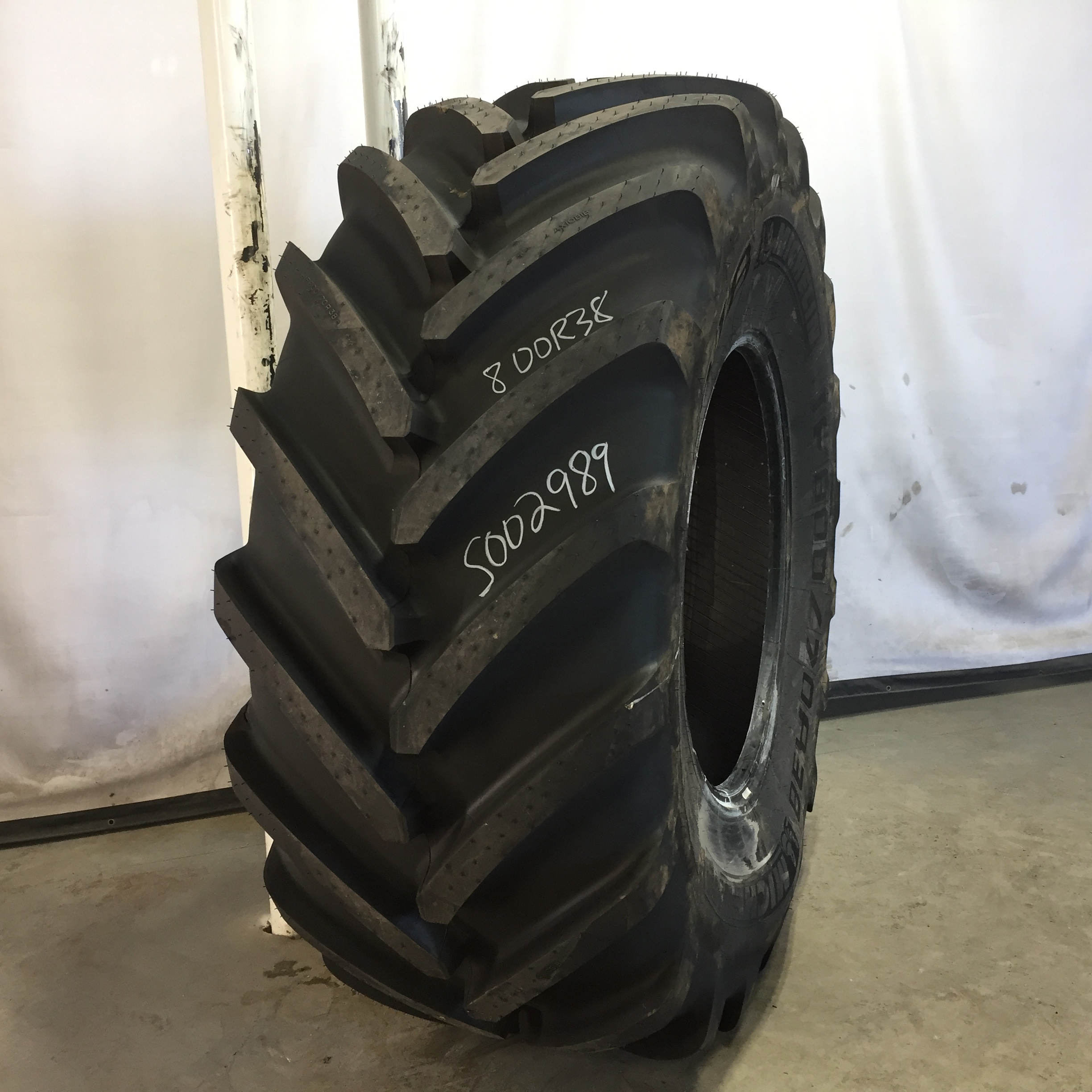 800/70R38 Michelin Axiobib R-1W Tire S002989