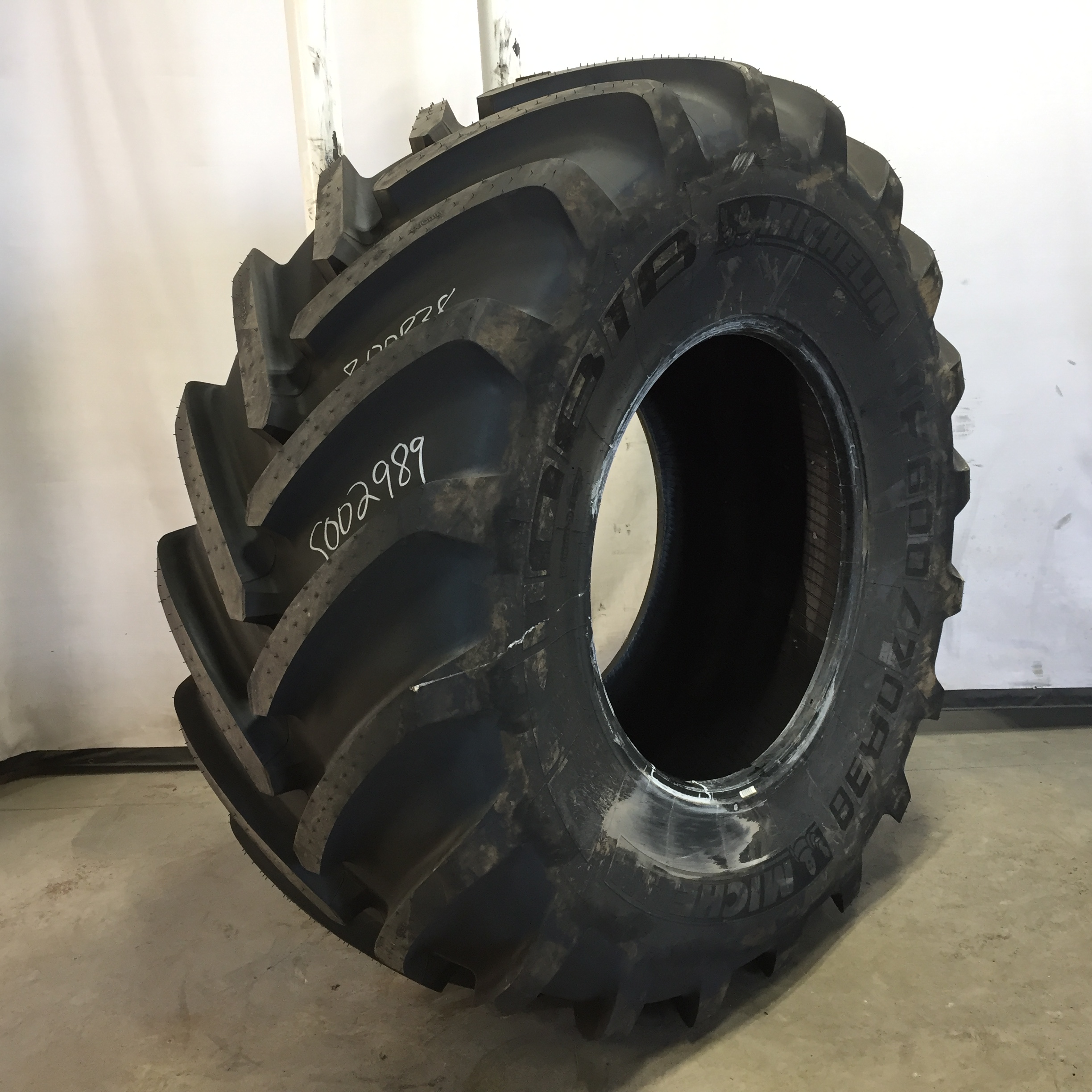 800/70R38 Michelin Axiobib R-1W Tire S002989