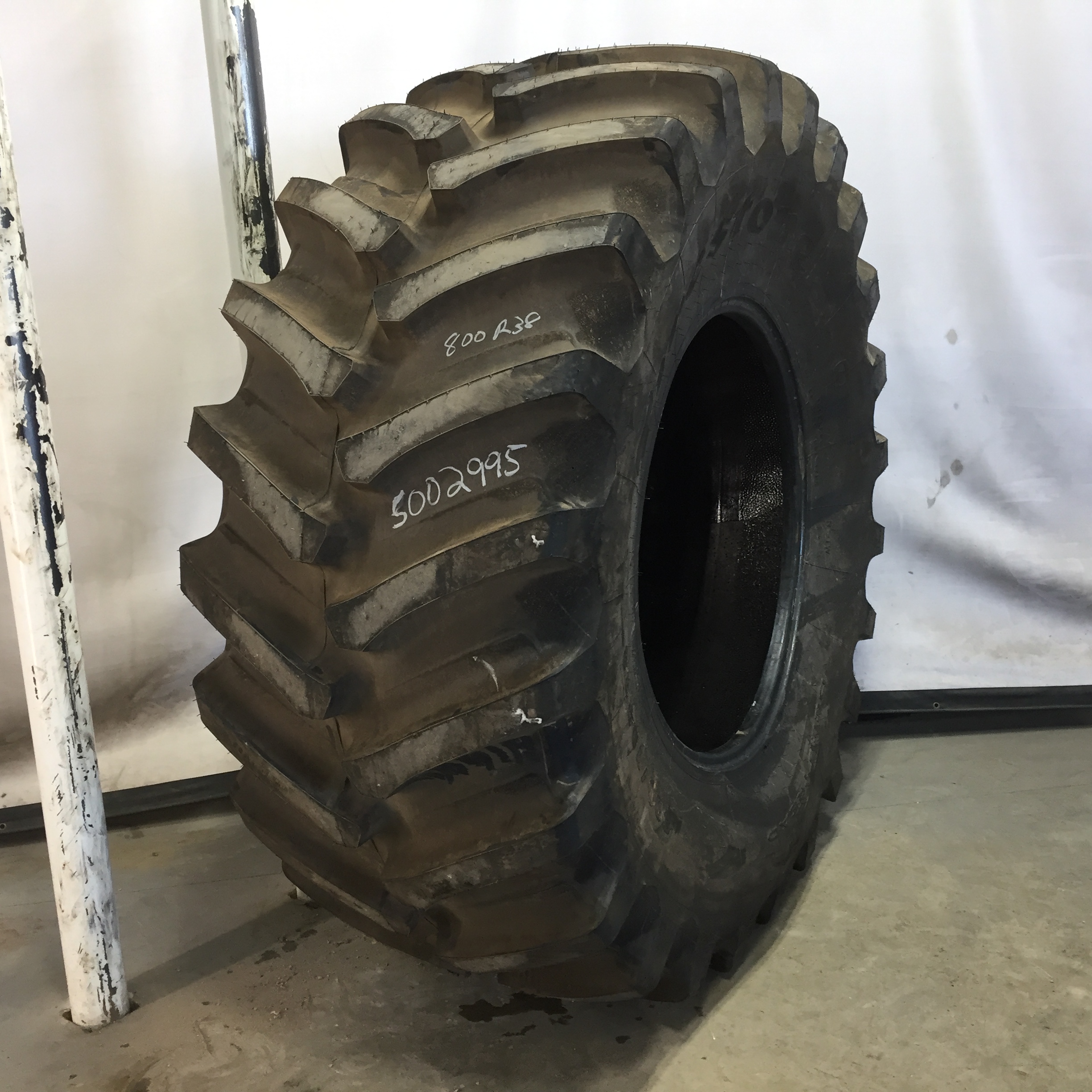 800/70R38 Firestone Radial Deep Tread 23 R-1W Tire S002995