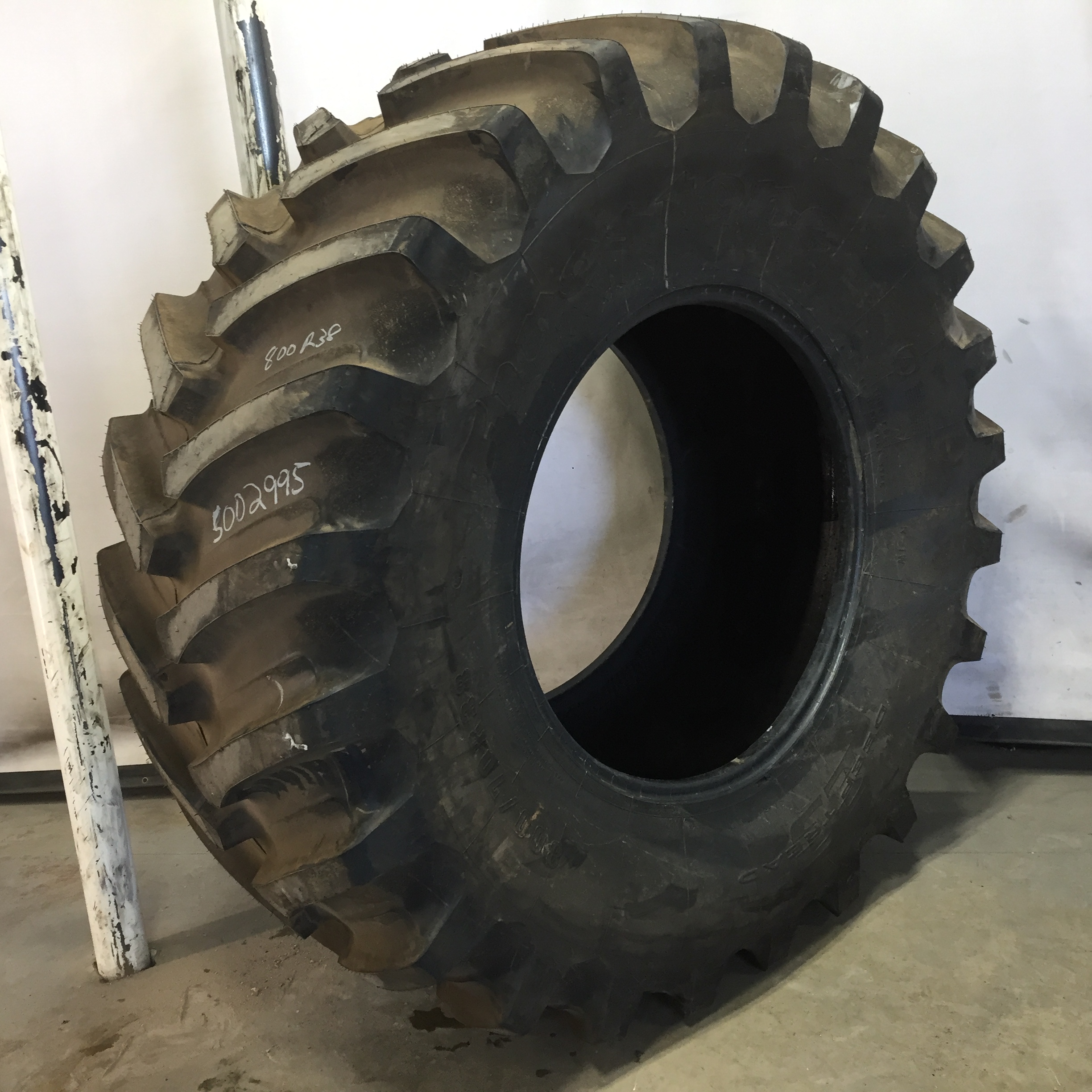 800/70R38 Firestone Radial Deep Tread 23 R-1W Tire S002995