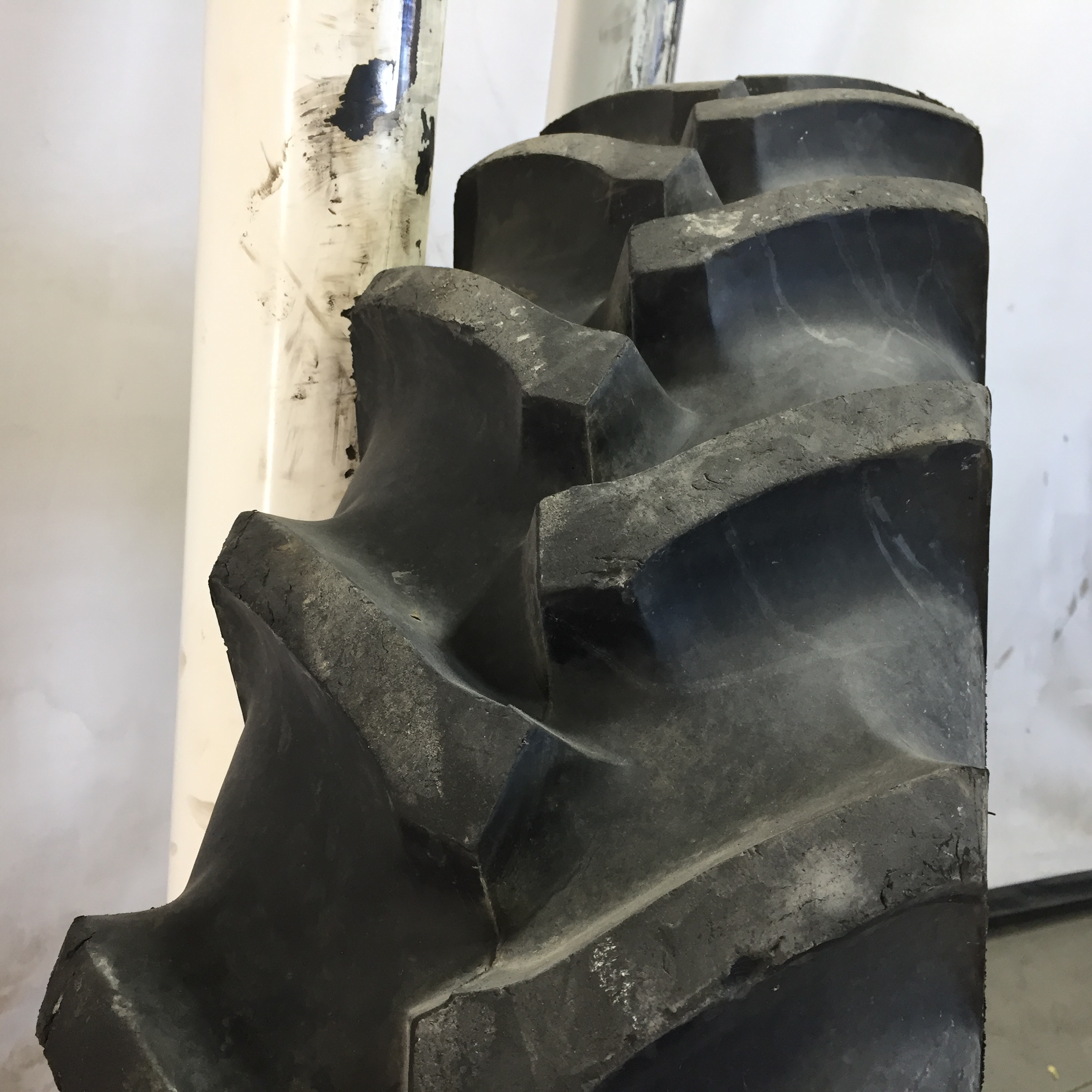 320/90R46 Titan Farm TT49V Radial R-1W Tire 008073