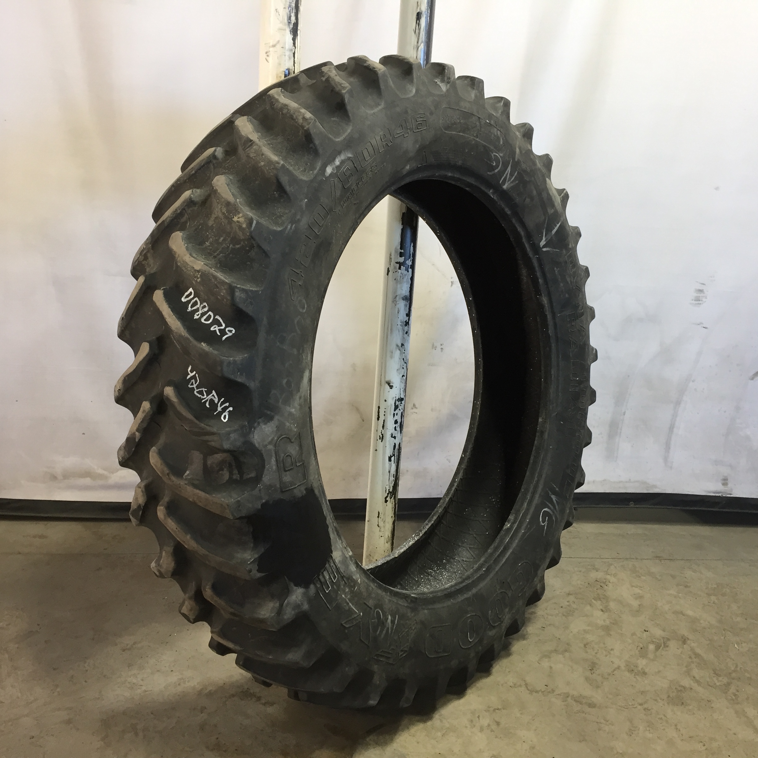 420/80R46 Goodyear Farm Dyna Torque Radial R-1 Tire 008029