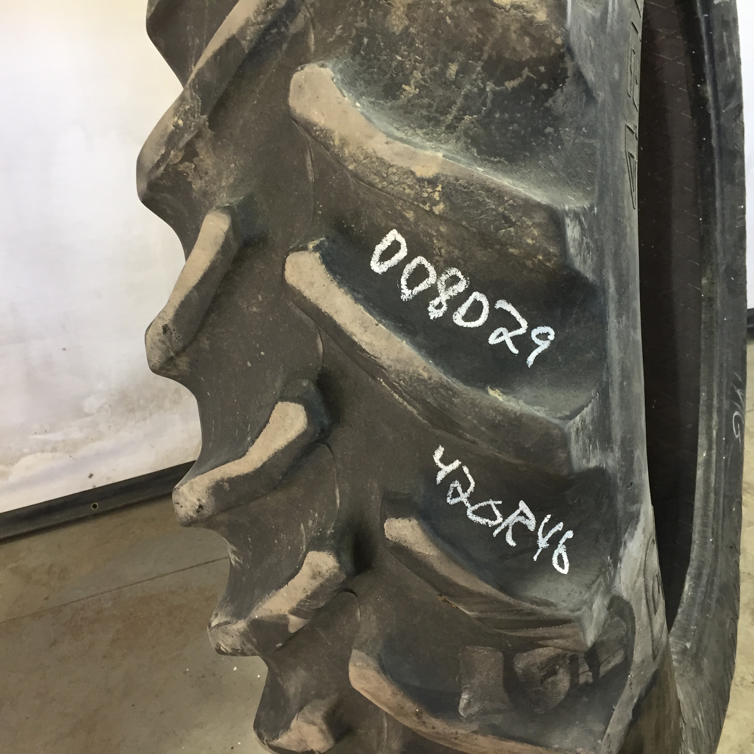 420/80R46 Goodyear Farm Dyna Torque Radial R-1 Tire 008029