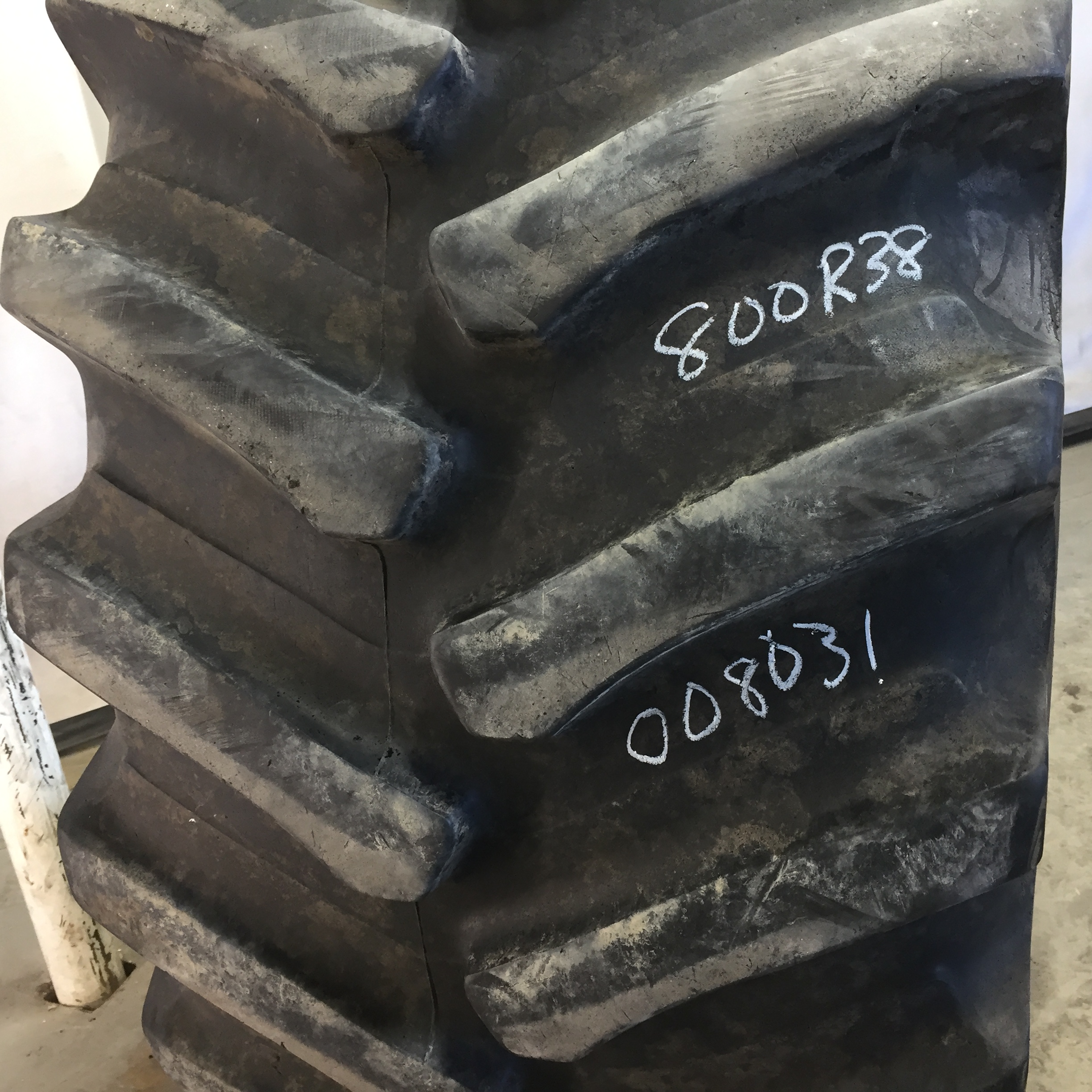 800/70R38 Firestone Radial Deep Tread 23 R-1W Tire 008031