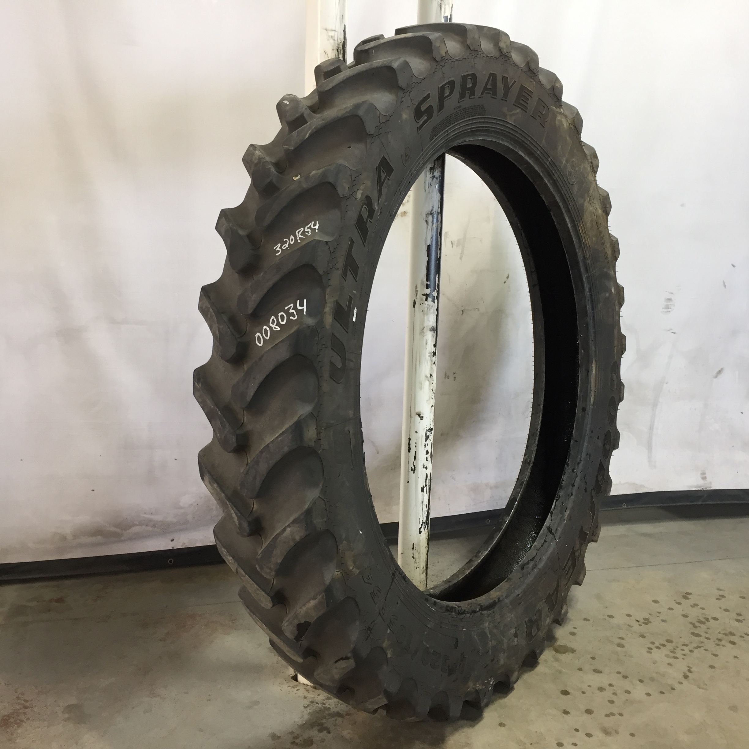 320/105R54 Goodyear Farm Ultra Sprayer R-1 Tire 008034