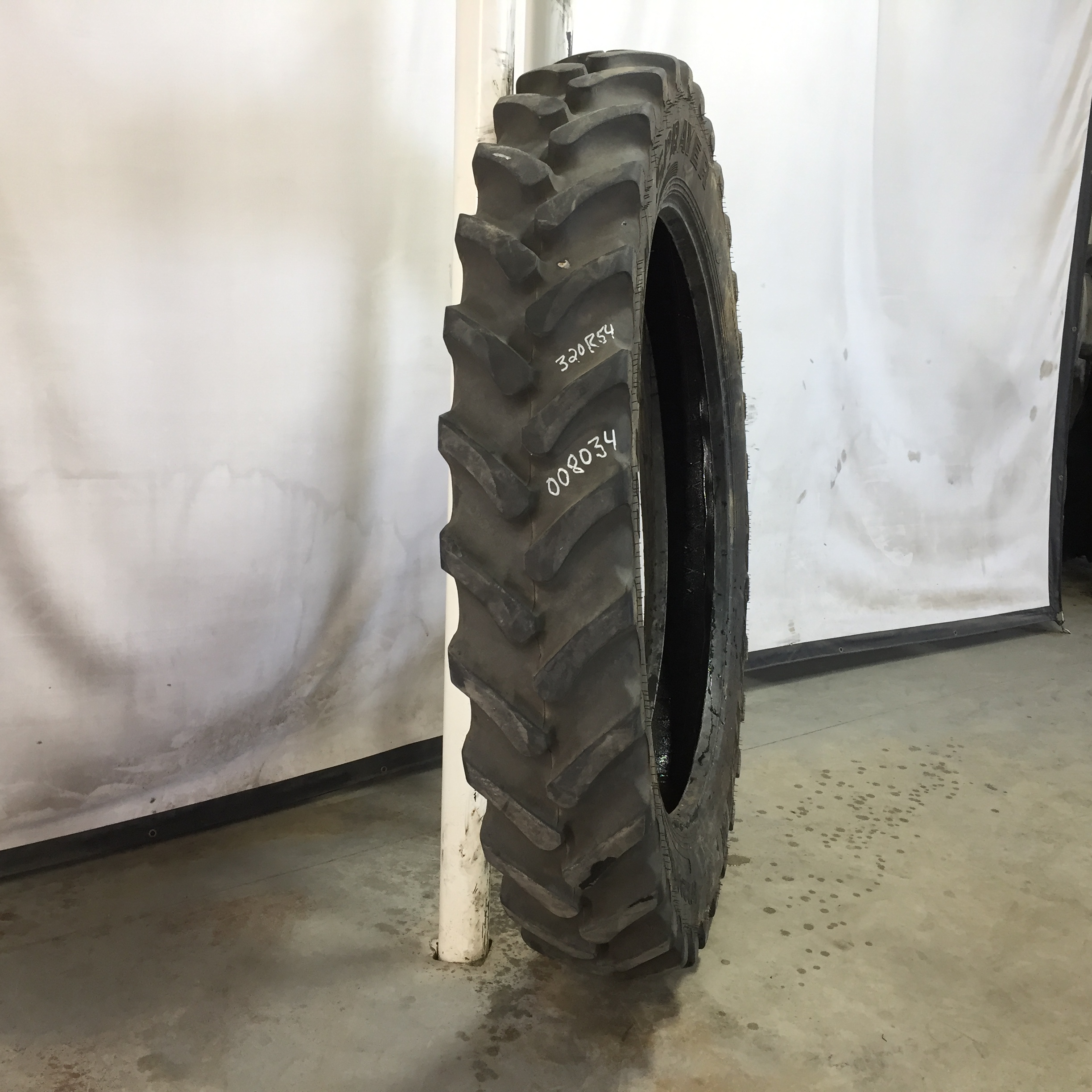 320/105R54 Goodyear Farm Ultra Sprayer R-1 Tire 008034