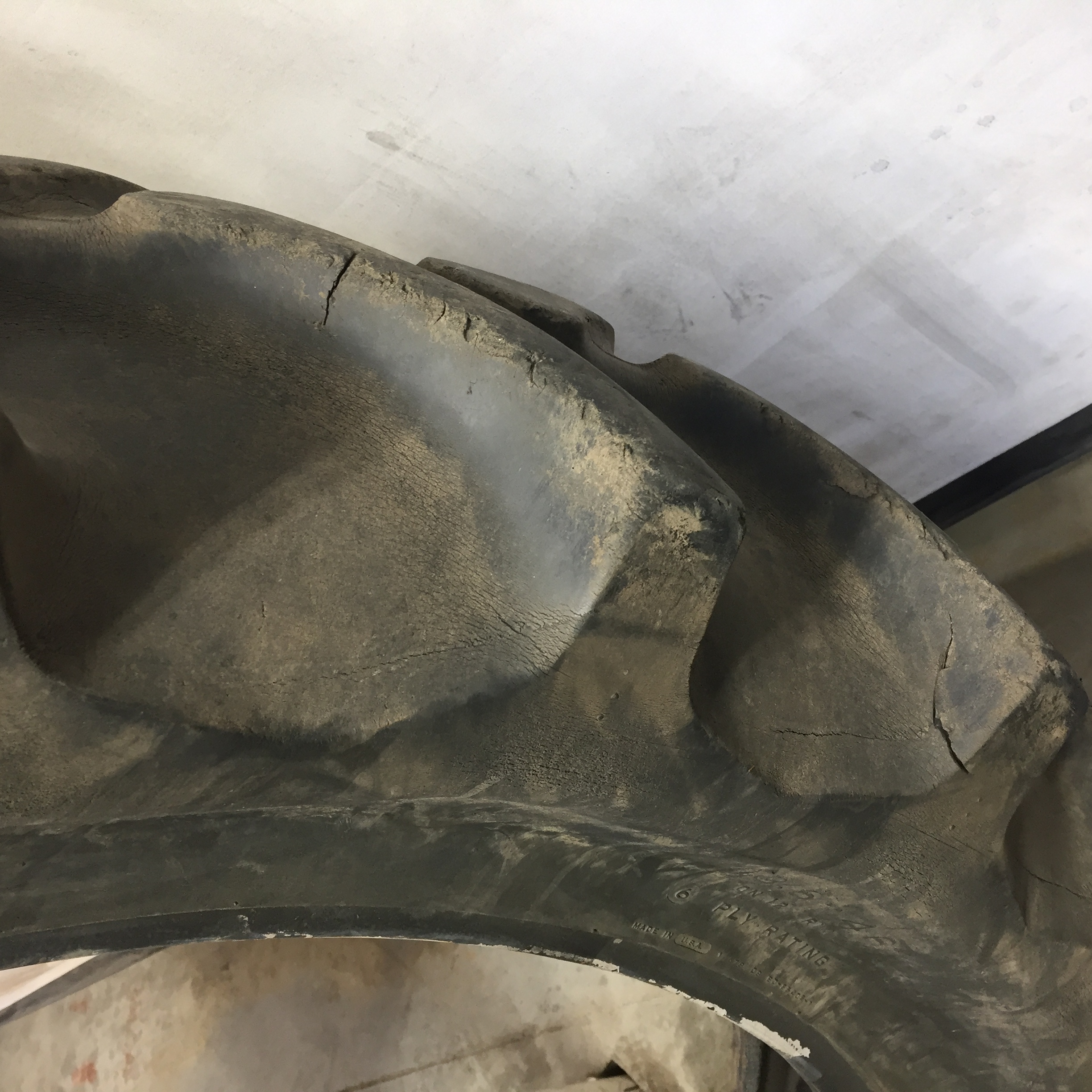 13.6/-46 Firestone Champion Spade Grip R-2 Tire 008036