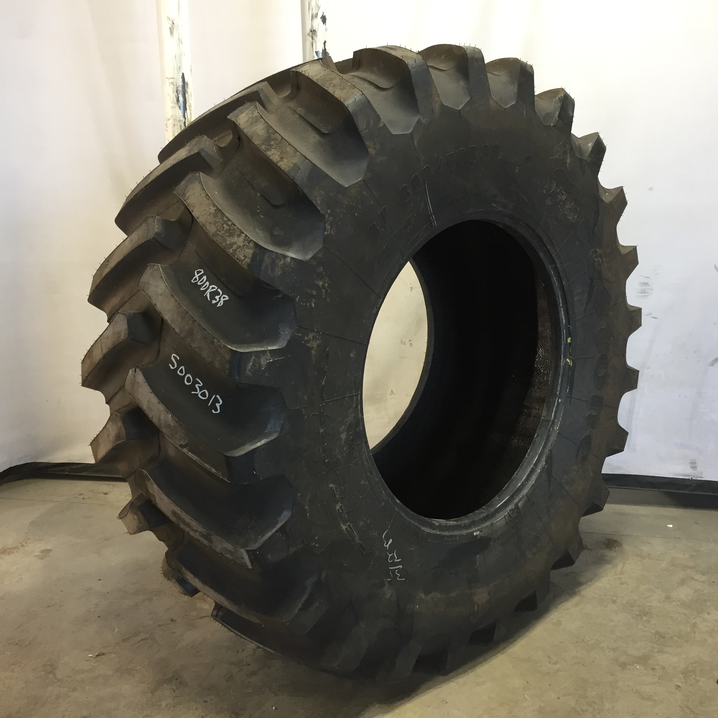 800/70R38 Firestone Radial Deep Tread 23 R-1W Tire S003013