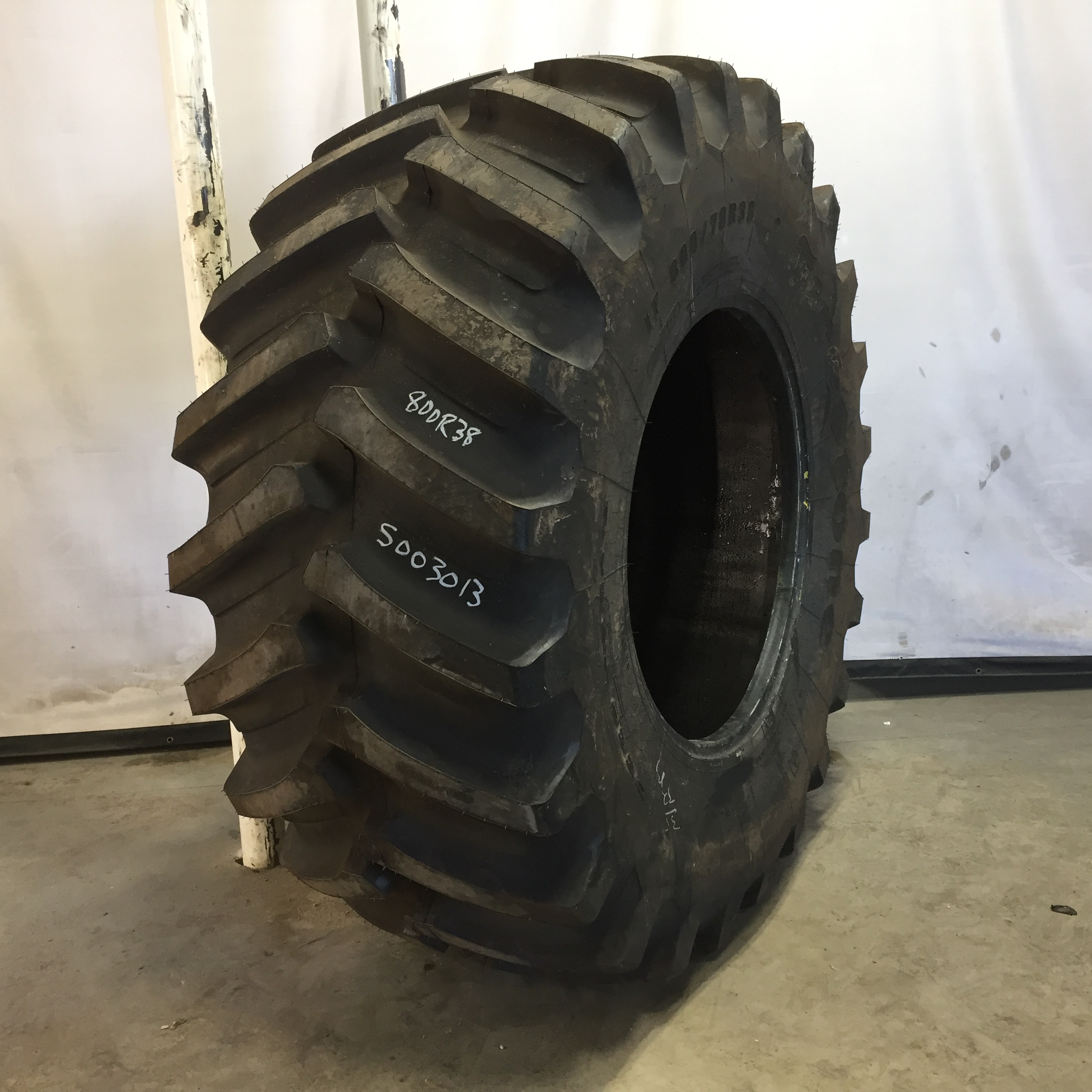 800/70R38 Firestone Radial Deep Tread 23 R-1W Tire S003013