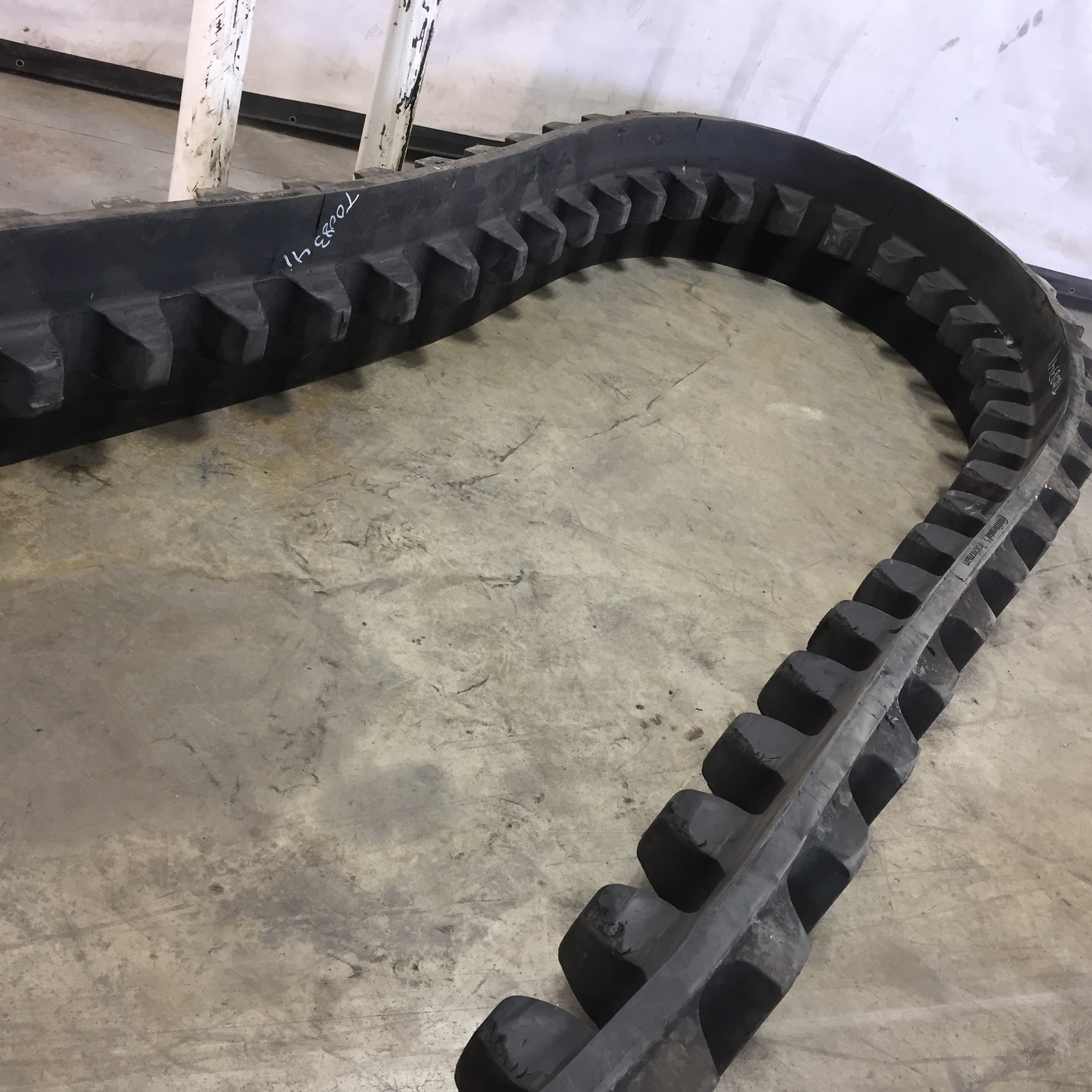 16'' Continental Trackman Ultra Ag Track for John Deere 8RT T008341