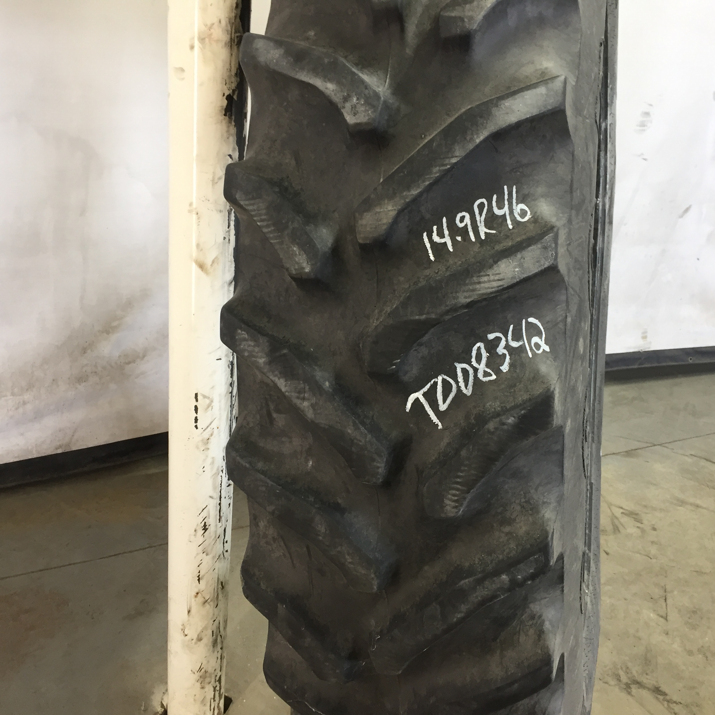 14.9/R46 Goodyear Farm Dyna Torque Radial R-1 Tire T008342