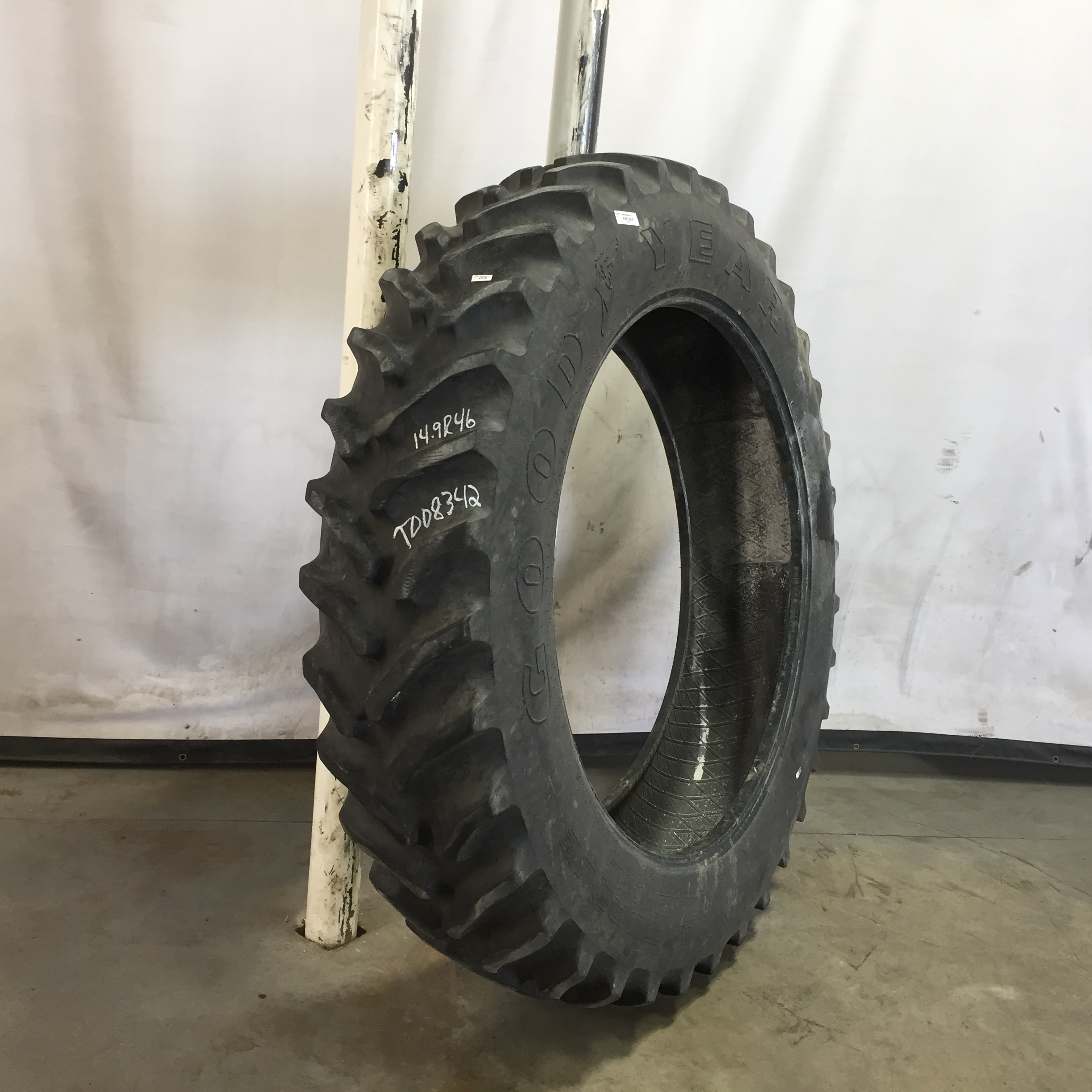 14.9/R46 Goodyear Farm Dyna Torque Radial R-1 Tire T008342