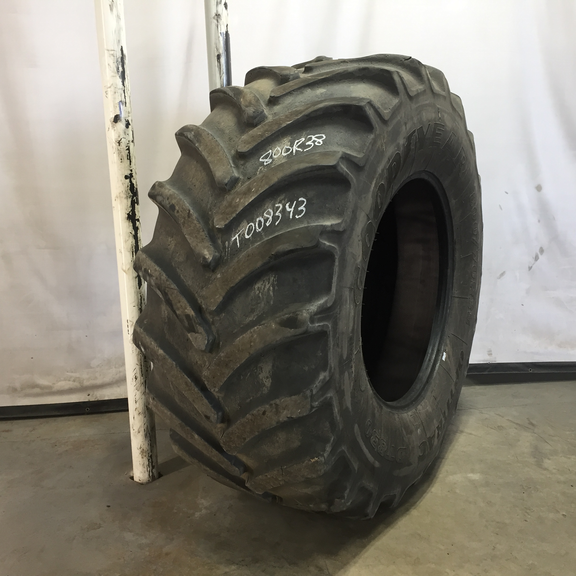 800/70R38 Goodyear Farm DT830 Optitrac R-1W Tire T008343