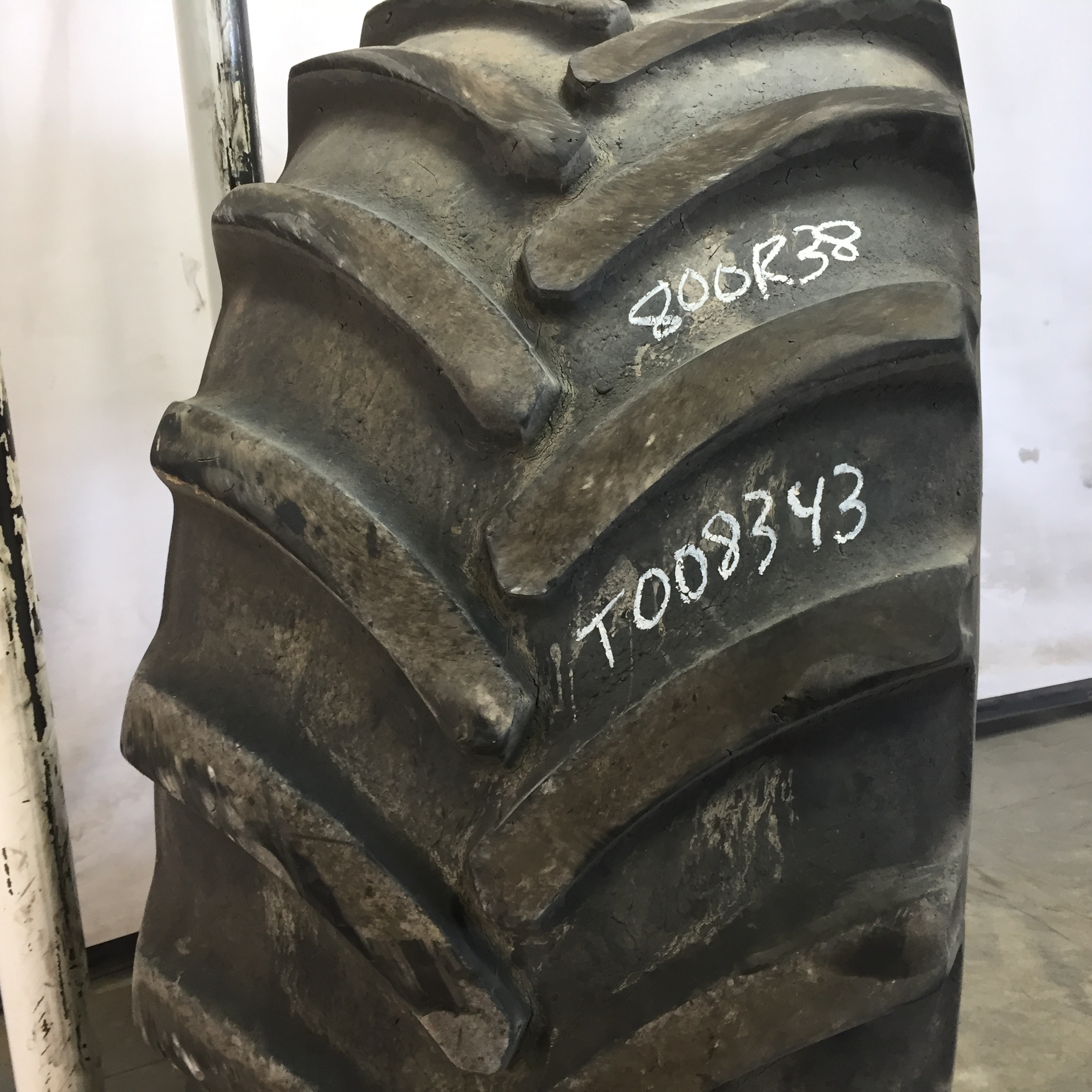 800/70R38 Goodyear Farm DT830 Optitrac R-1W Tire T008343