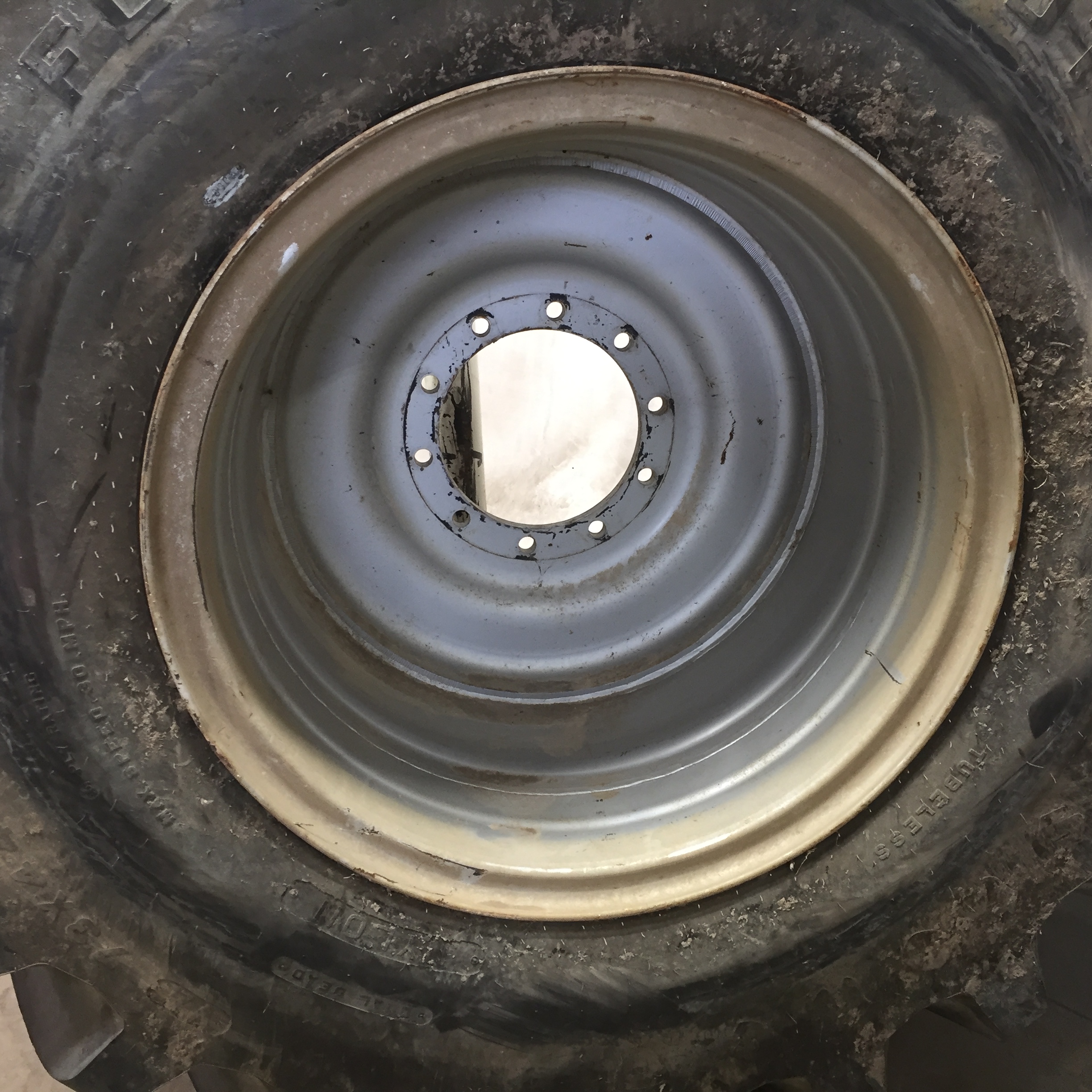 73/44.00-32 Firestone Flotation 23 DT HF-3 Tire-Wheel Assembly S003030