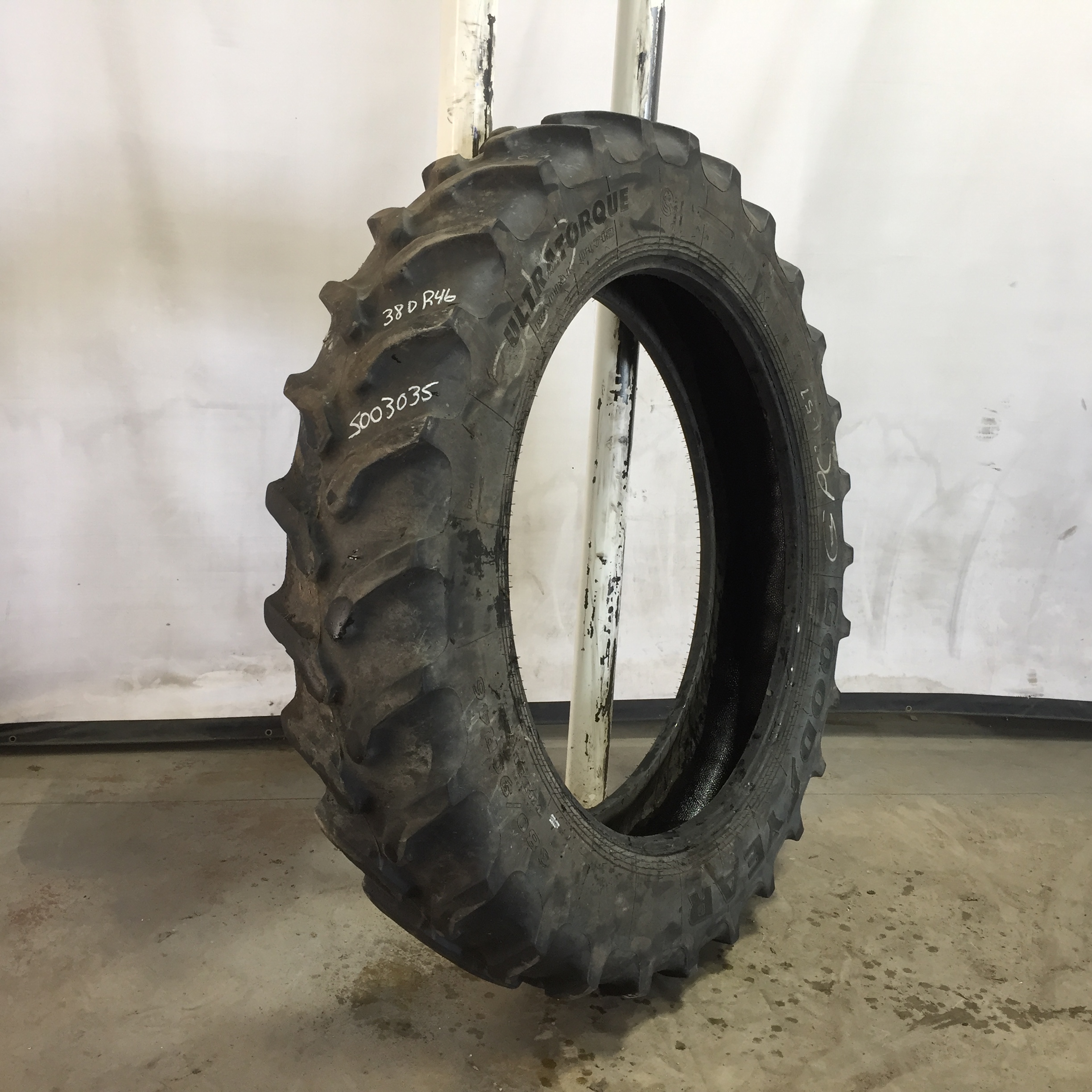380/90R46 Goodyear Farm UltraTorque Radial R-1 Tire S003035