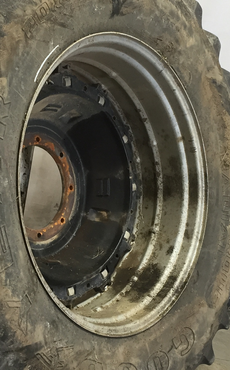 38''D x 18''W Double Bevel 38" Cast Wheel WT008324RIM