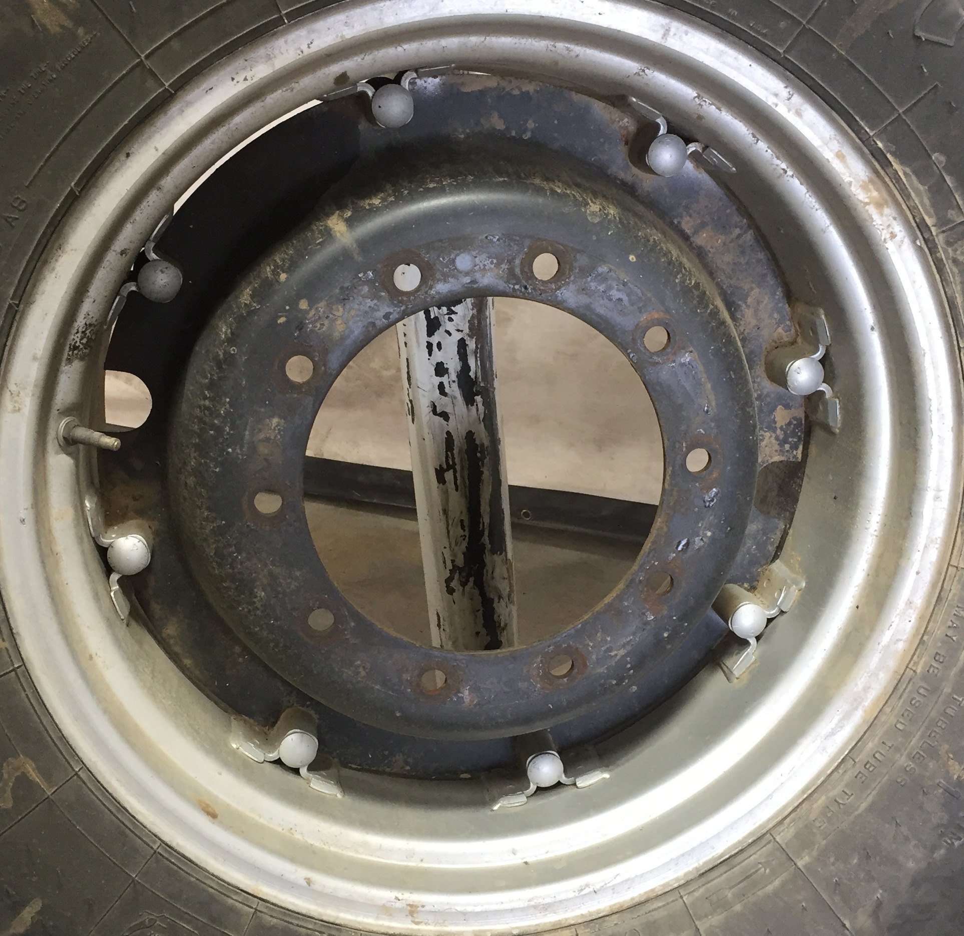 26'' Rim with Clamp/Loop Style Rim Center WT008326CTR