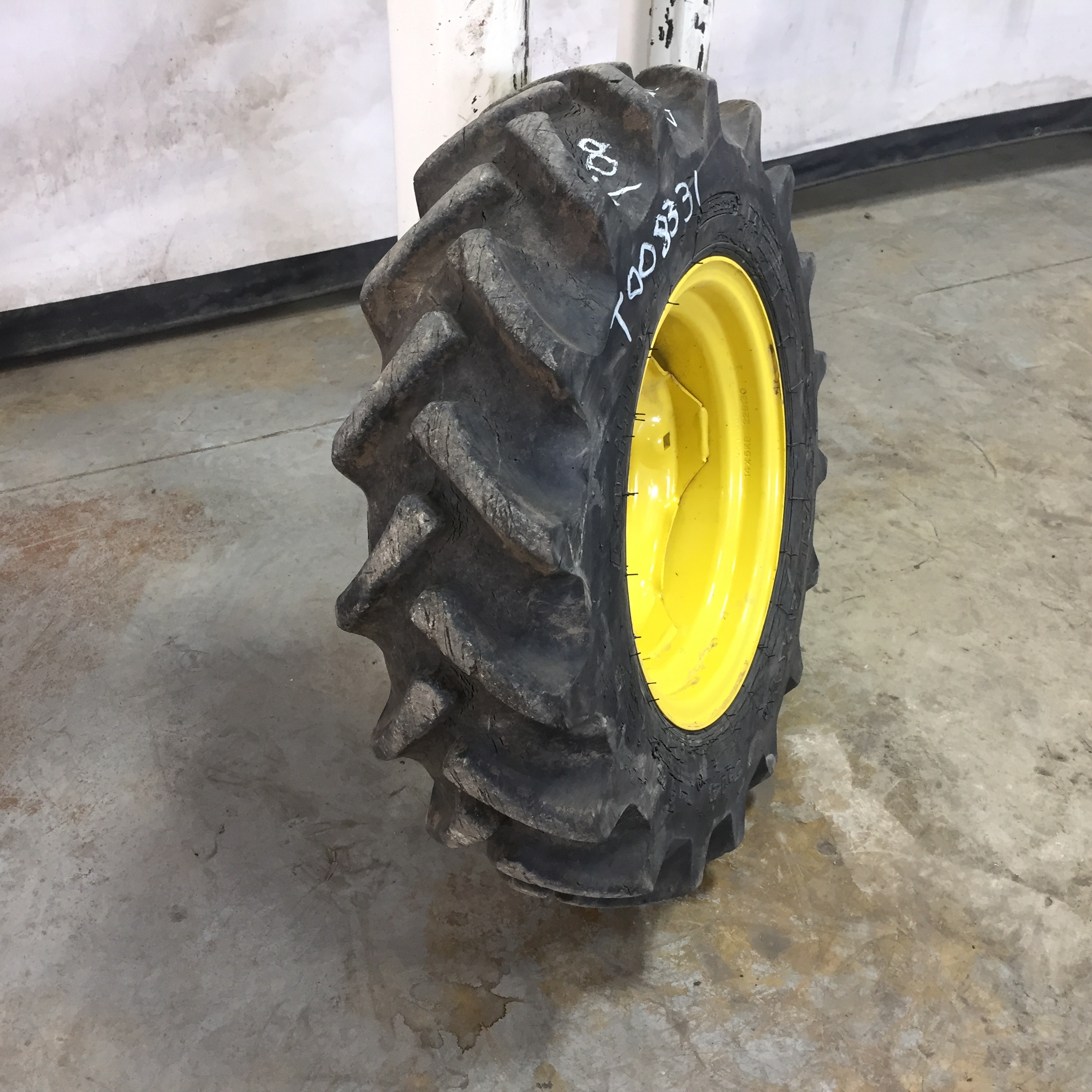 7/-14 Galaxy AGRI Trac II R-1 Tire RT008331