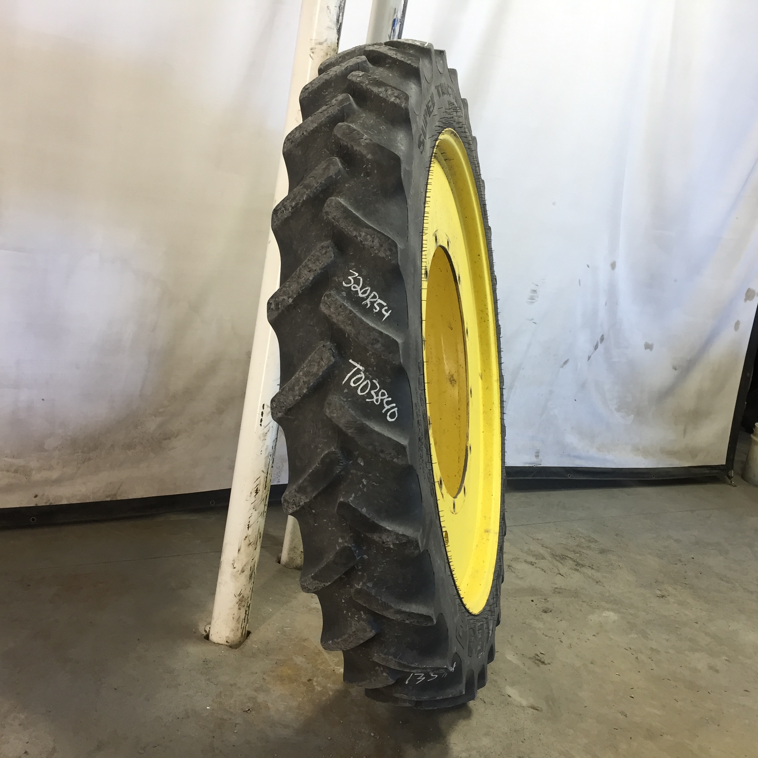 320/90R54 Goodyear Farm DT800 Super Traction R-1W Tire RT008340