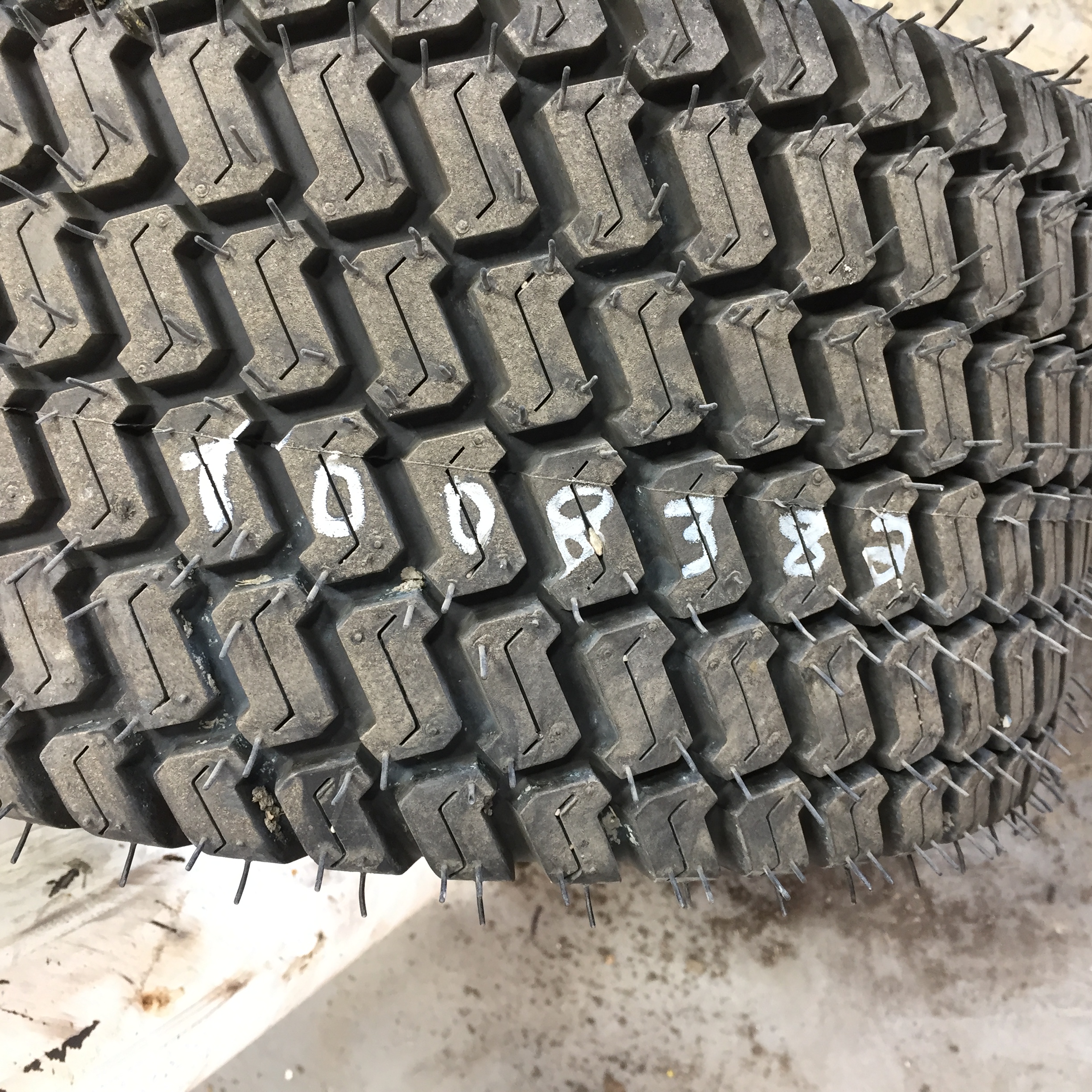 20/8.00-10 Titan Farm Multi Trac C/S HF-1 Tire T008382