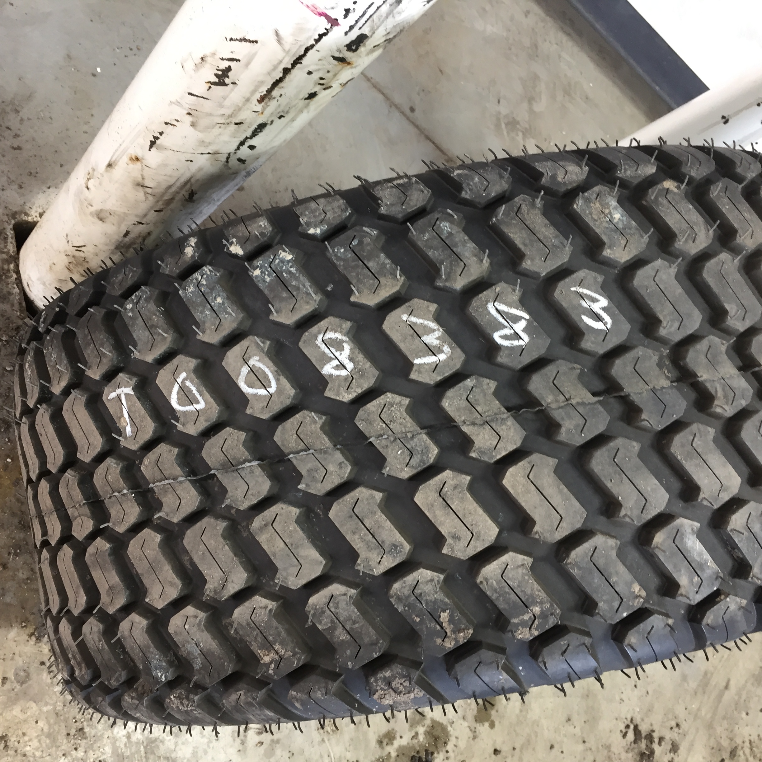 29/12.50-15 Titan Farm Multi Trac C/S HF-1 Tire T008383