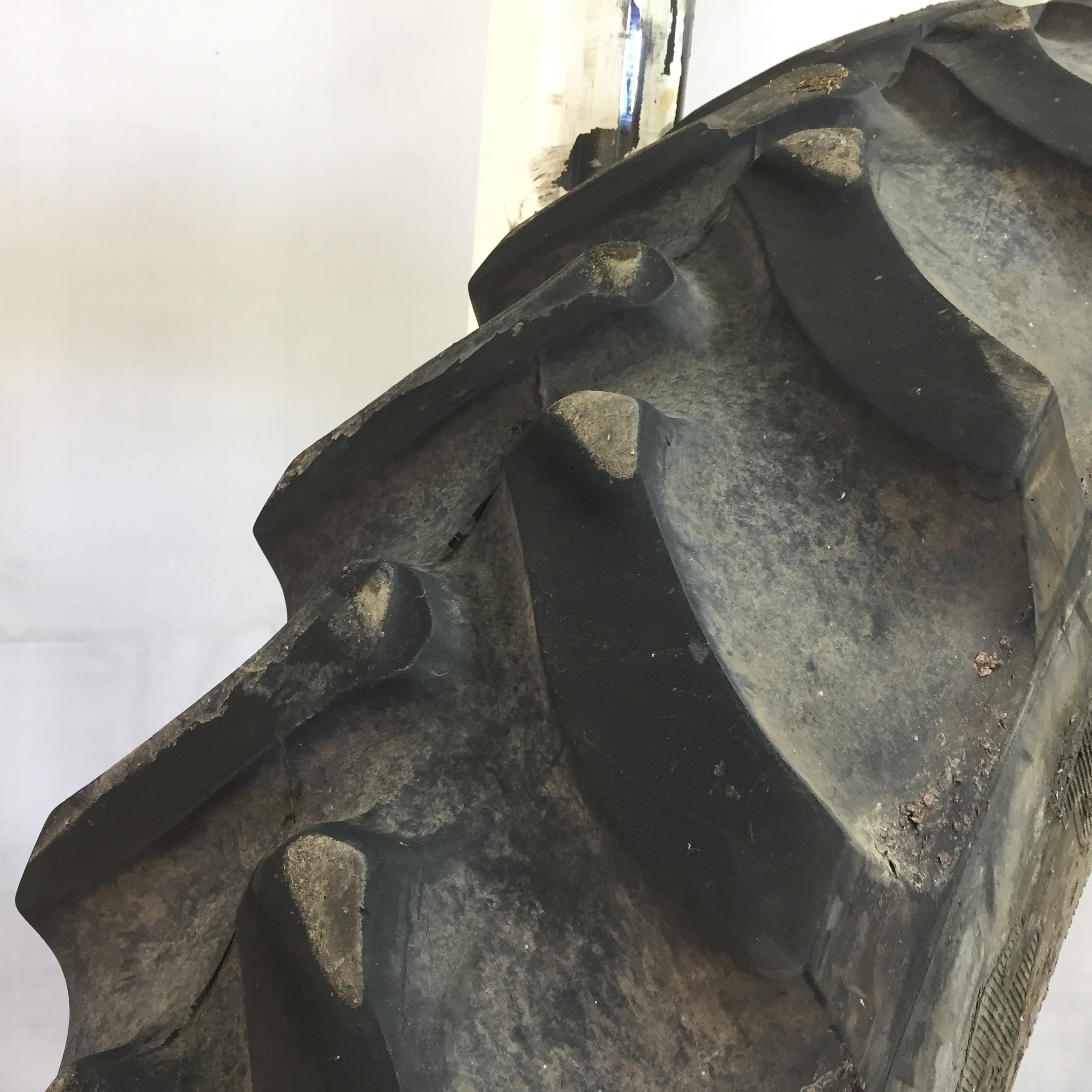 320/90R50 Firestone Radial 9000 R-1W Tire T008419