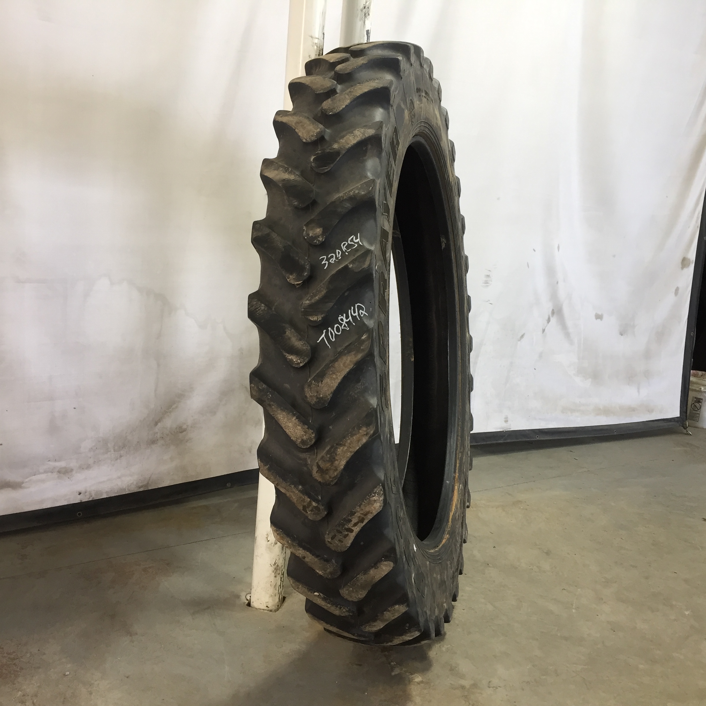 320/105R54 Goodyear Farm Ultra Sprayer R-1 Tire T008442