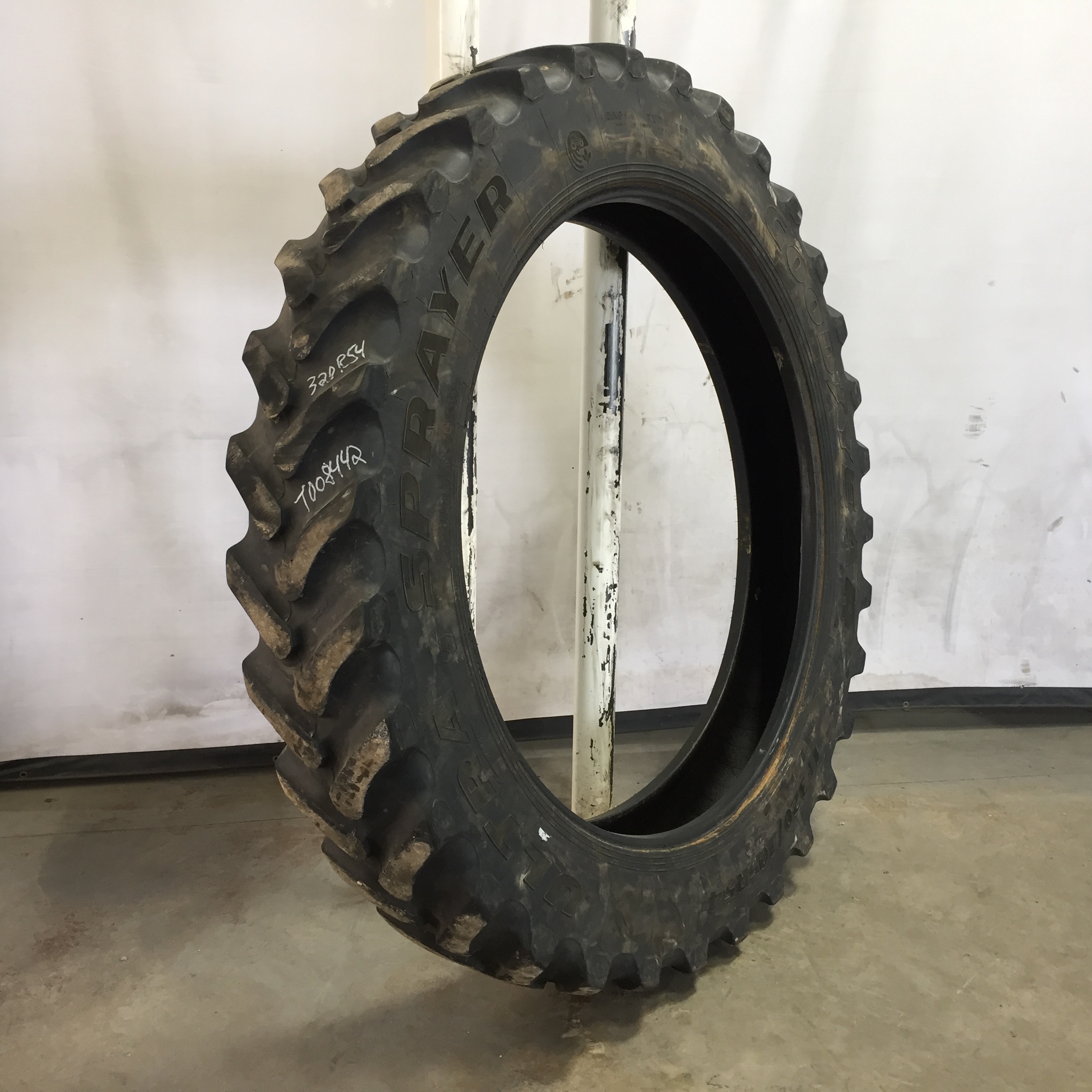 320/105R54 Goodyear Farm Ultra Sprayer R-1 Tire T008442