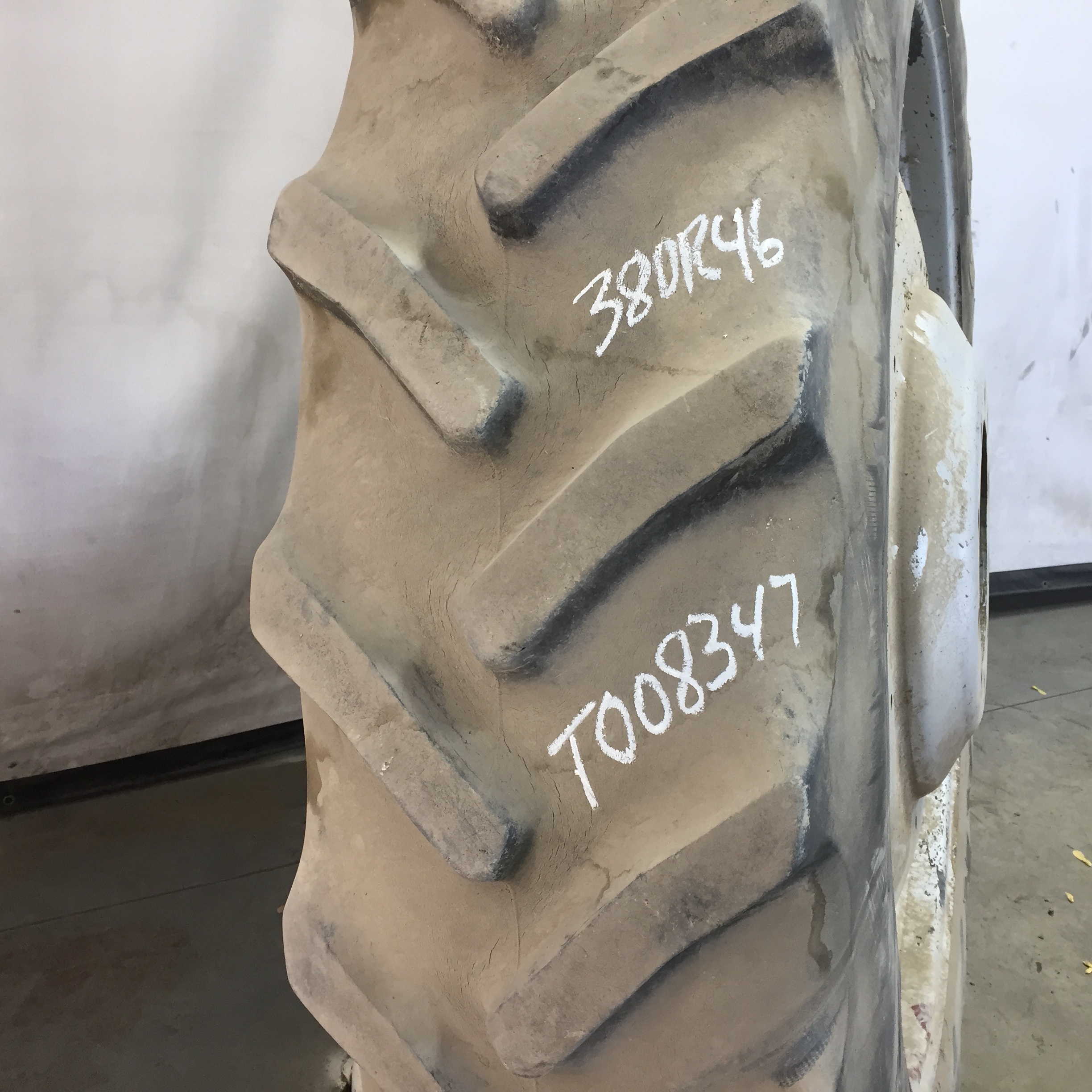 380/90R46 Goodyear Farm DT800 Optitrac R-1W Tire RT008347