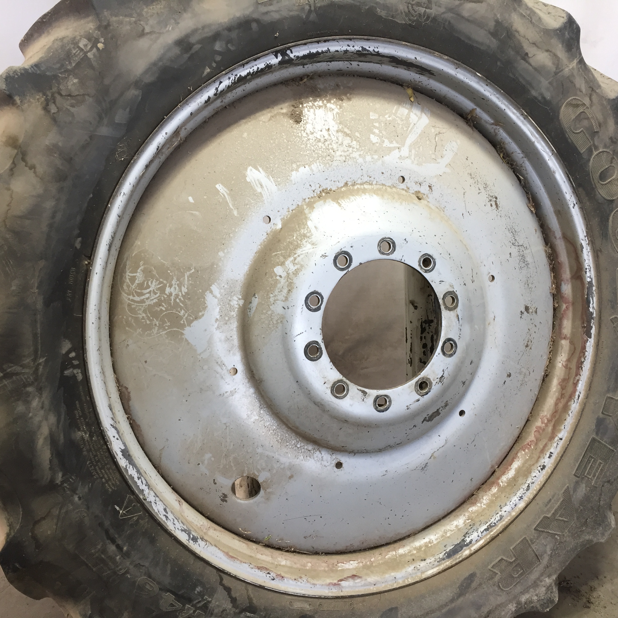 380/90R46 Goodyear Farm DT800 Optitrac R-1W Tire-Wheel Assembly T008347