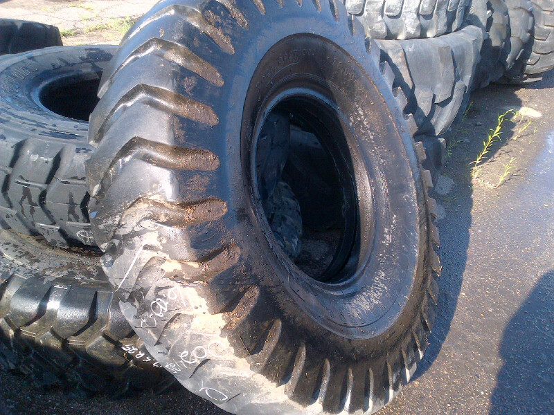 16.00/-25 United E-3 Tire 002425-Z