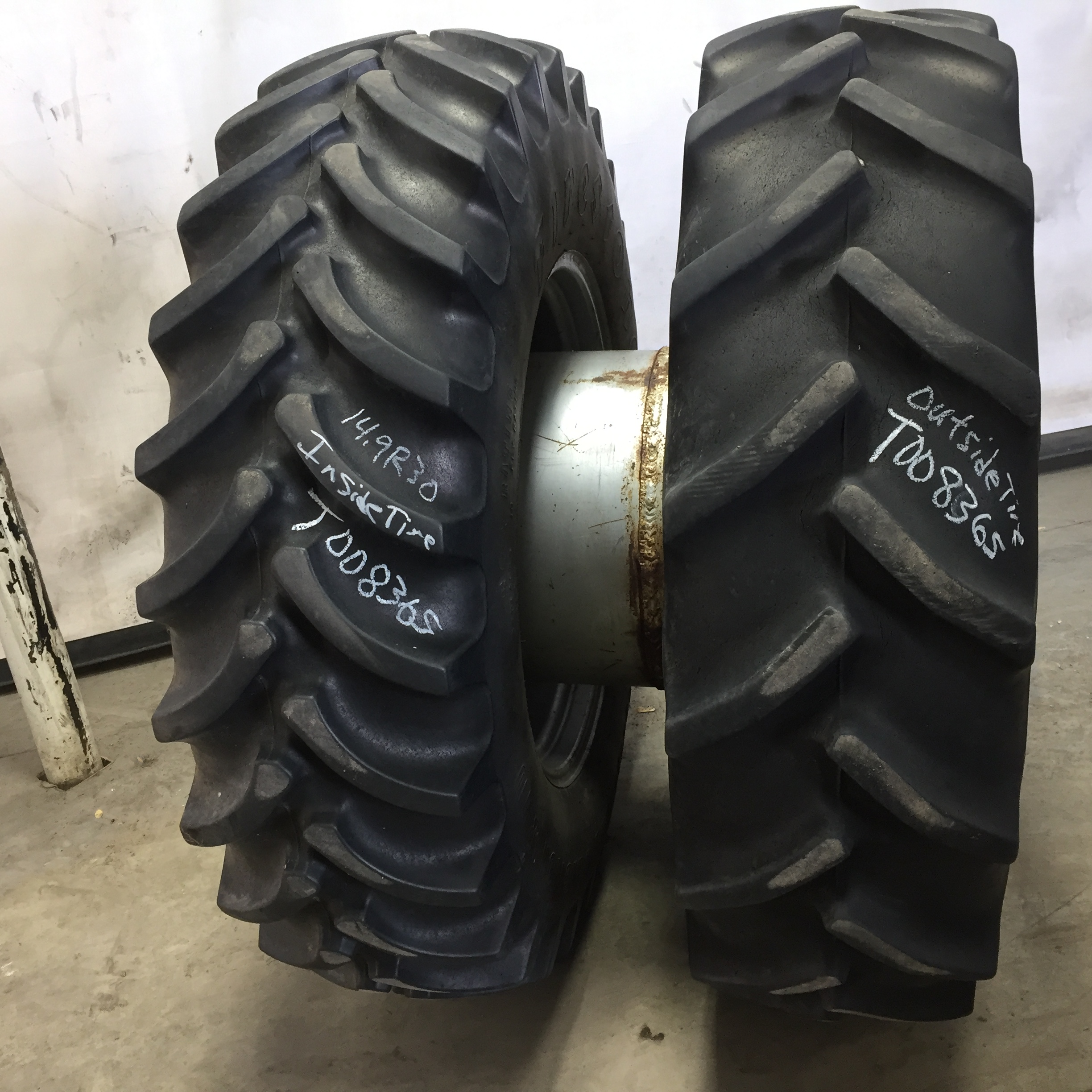 14.9/R30 Goodyear Farm Super Traction Radial R-1W Tire RT008365OUTER