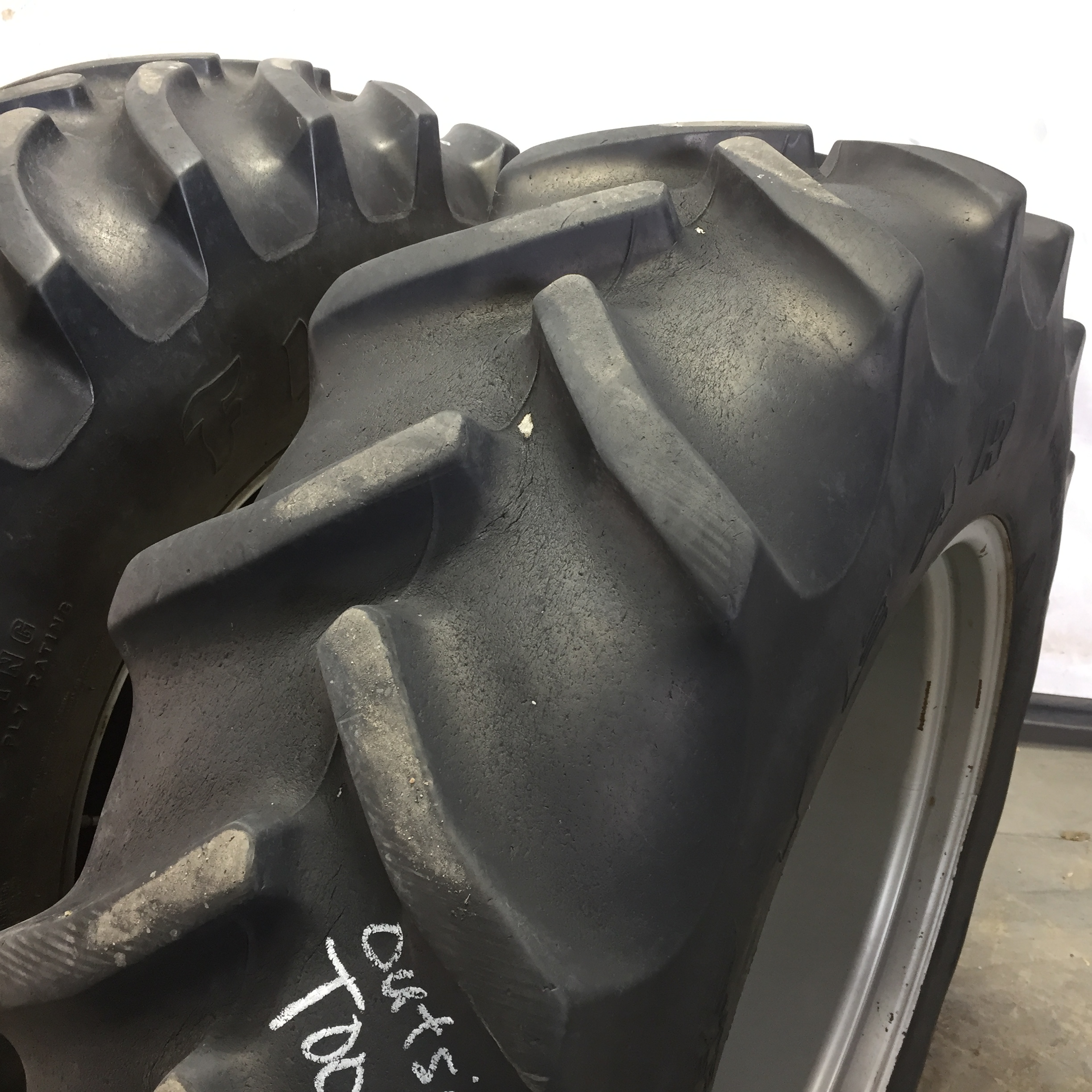 14.9/R30 Goodyear Farm Super Traction Radial R-1W Tire RT008365OUTER