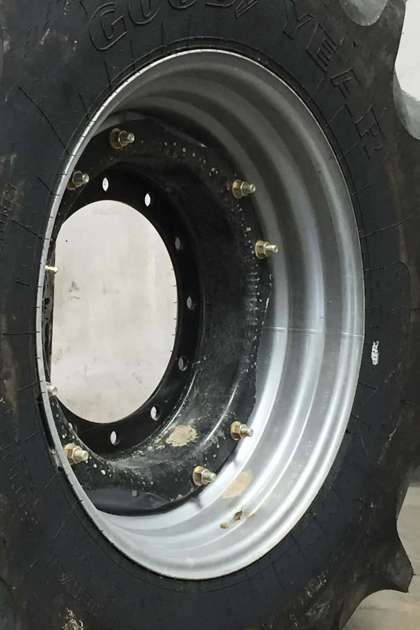 28''-30'' Waffle Wheel (Groups of 2 bolts) Rim Center WT008368CTR