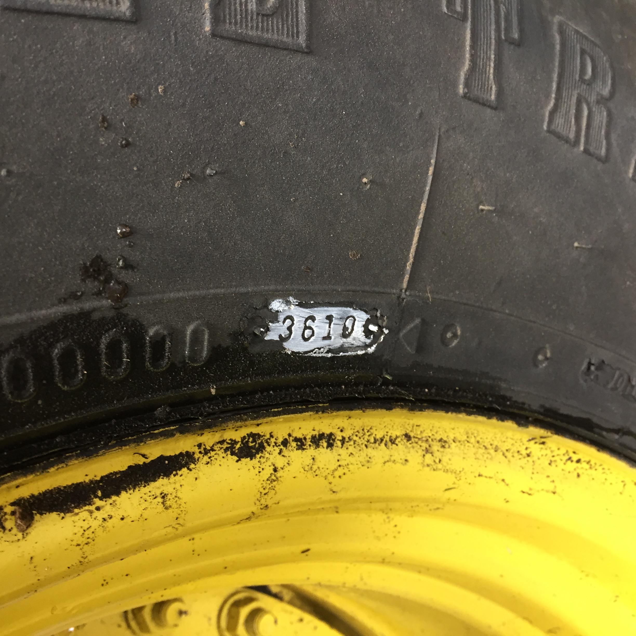 600/65R28 Firestone Radial All Traction DT R-1W Tire RT008374