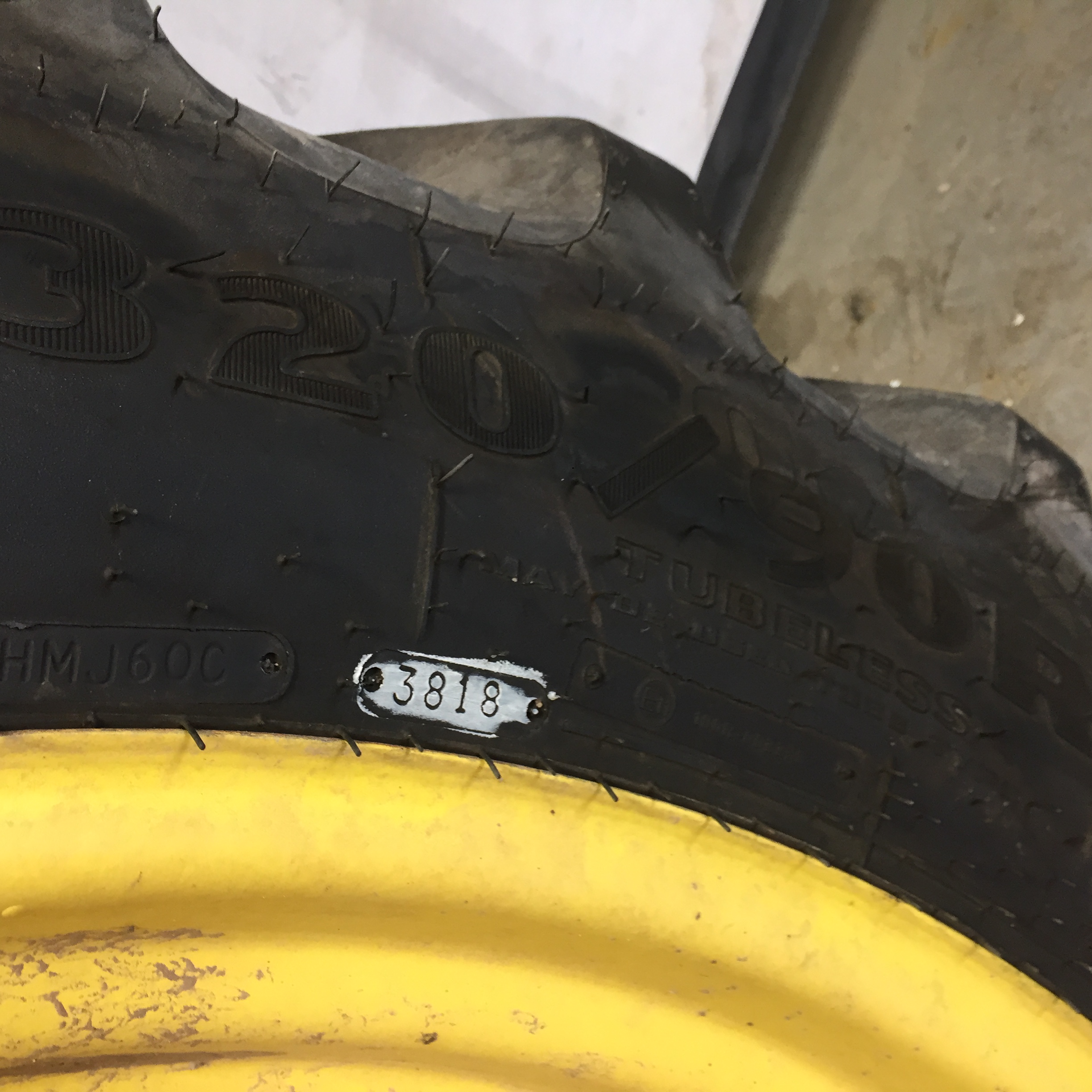 320/90R42 Goodyear Farm DT800 Optitrac R-1W Tire RT008398