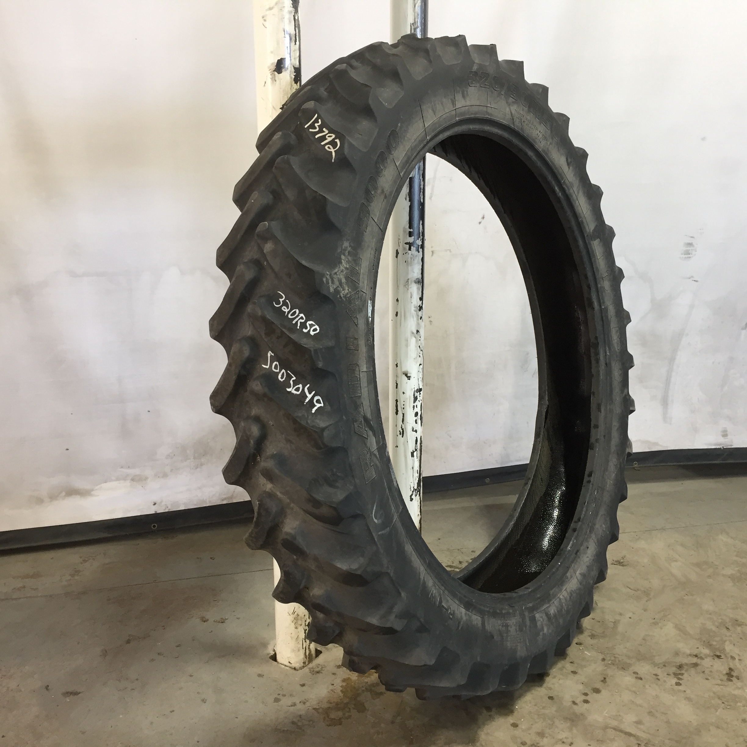 320/90R50 Firestone Radial 9000 R-1W Tire S003049