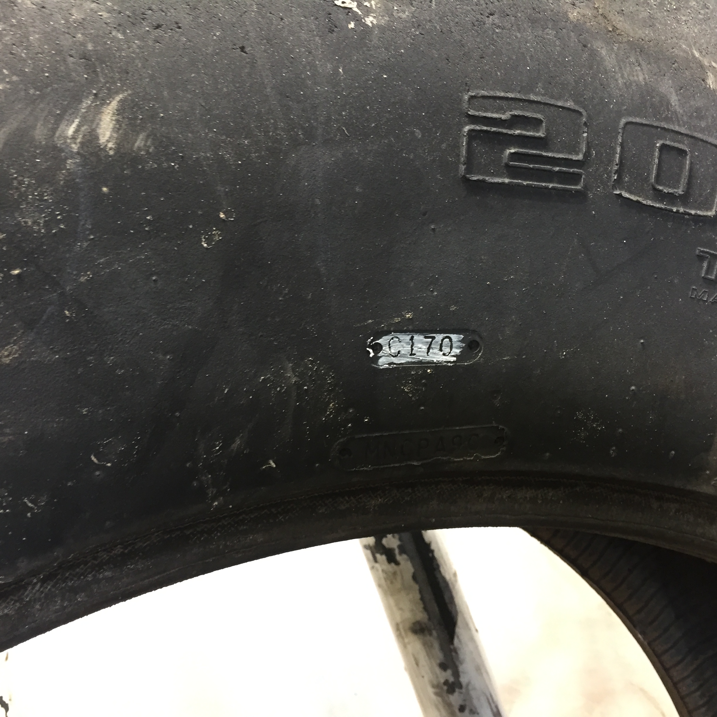 20.8/R42 Goodyear Farm Dyna Torque Radial R-1 Tire S003050