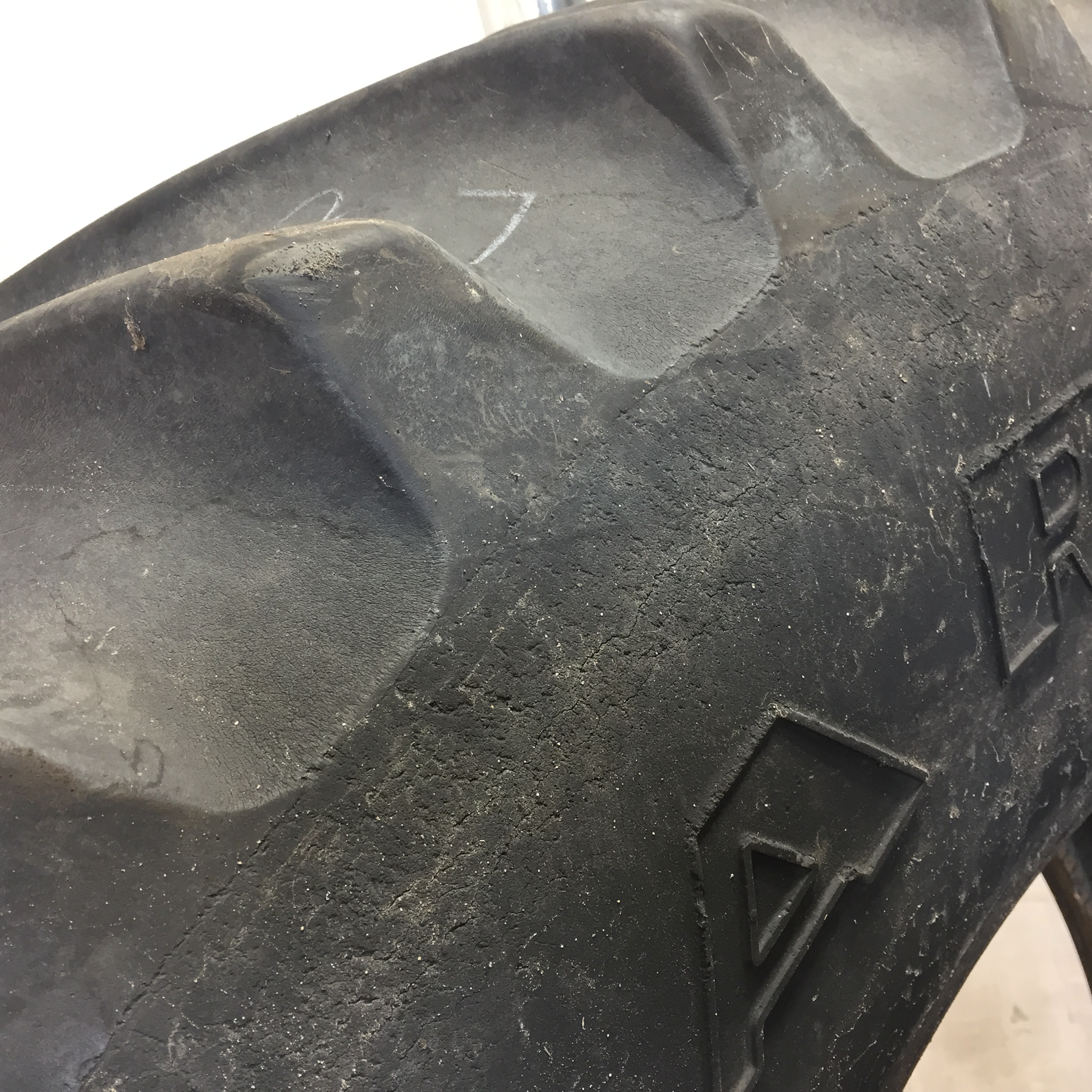 20.8/R42 Goodyear Farm Dyna Torque Radial R-1 Tire S003050