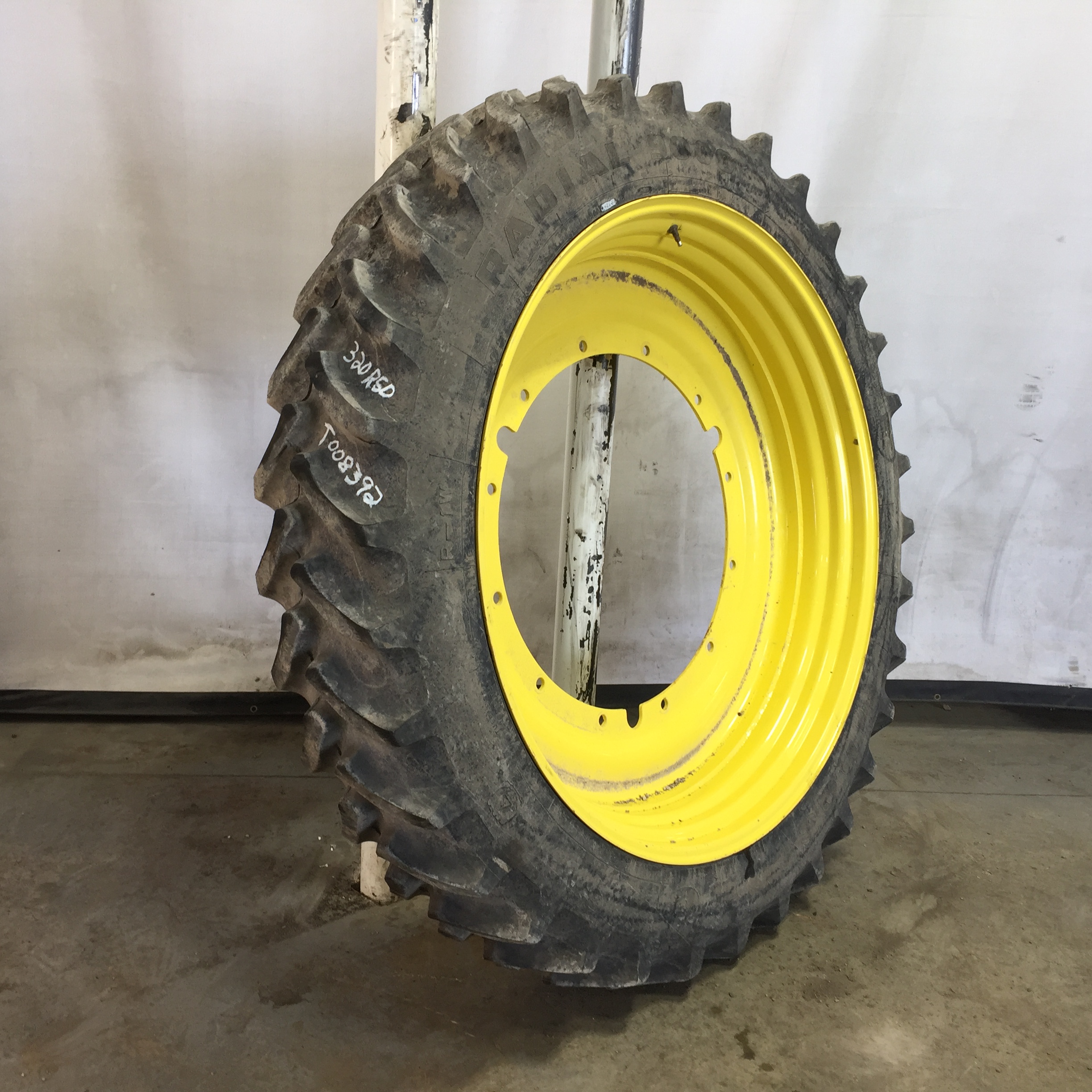 320/90R50 Firestone Radial 9000 R-1W Tire-Wheel Assembly T008392