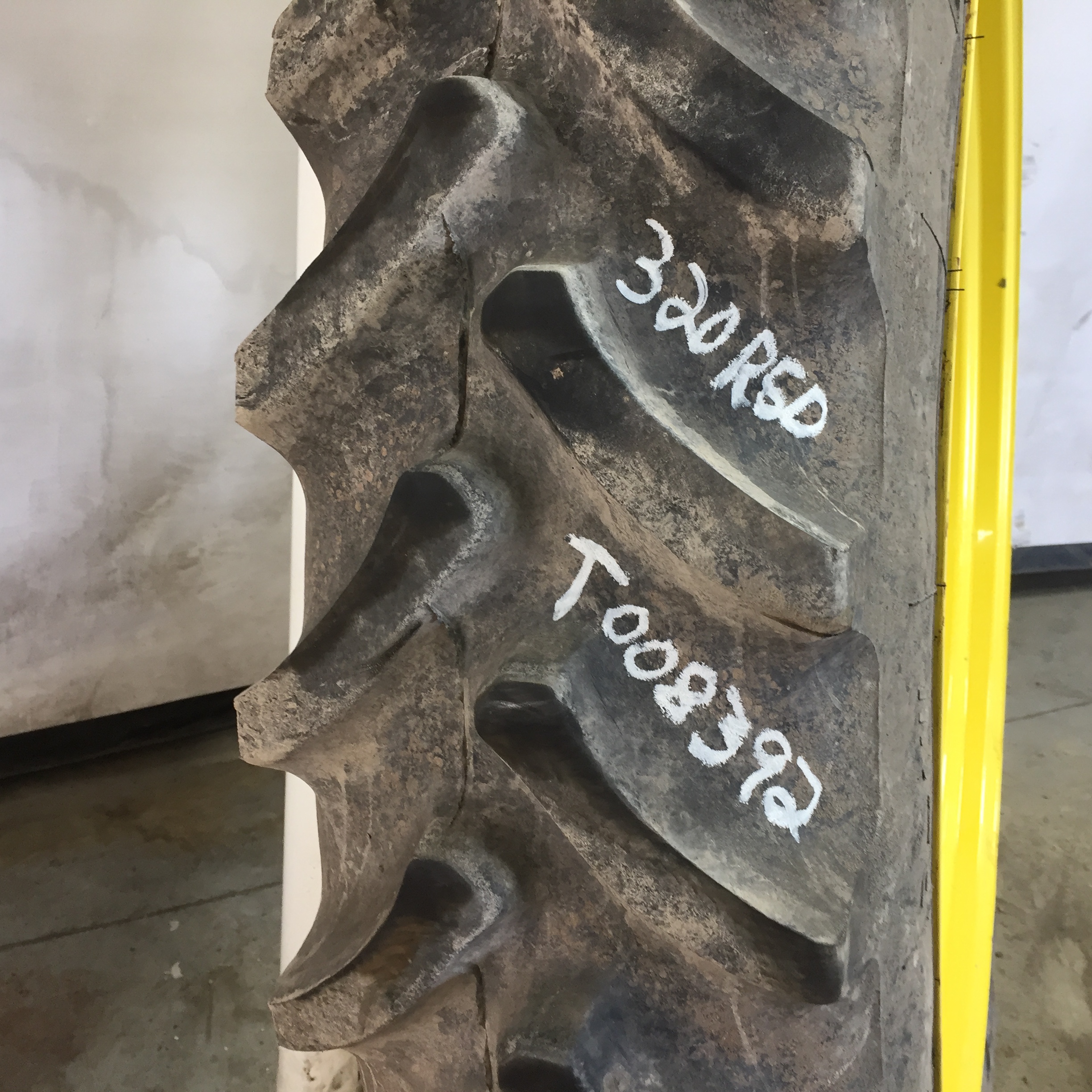 320/90R50 Firestone Radial 9000 R-1W Tire-Wheel Assembly T008392